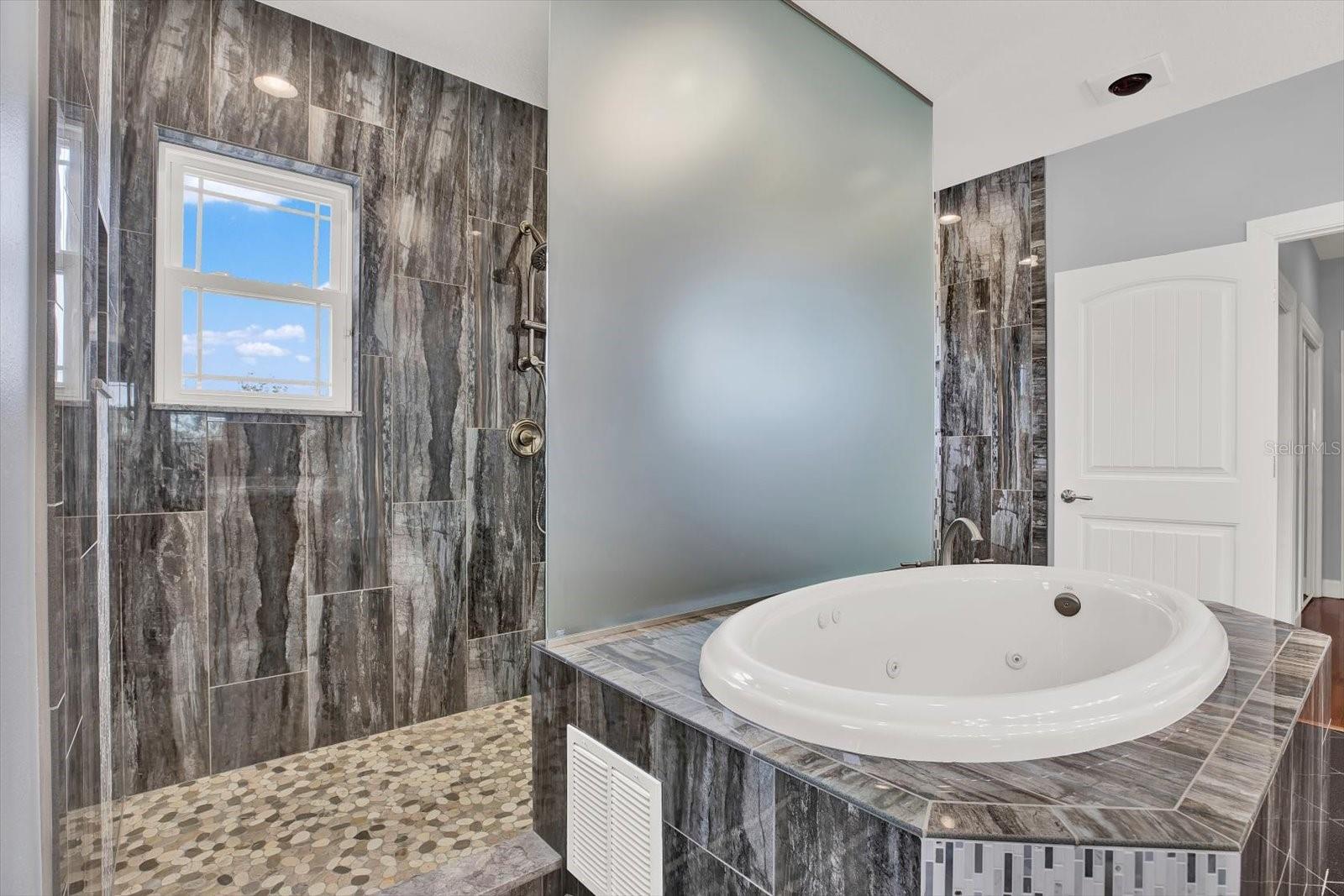 Image 31 of 66 For 5413 Tropical Woods Court
