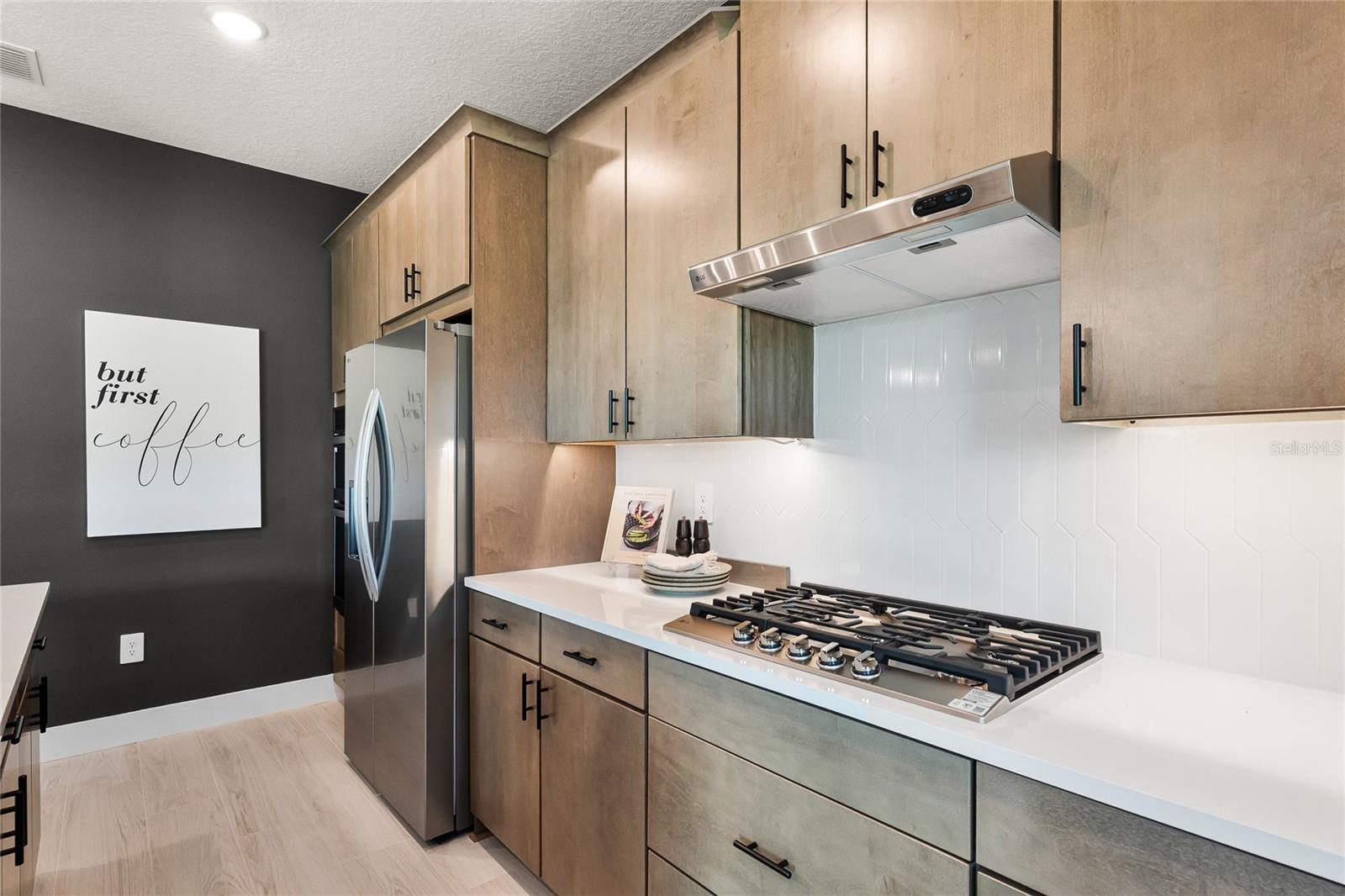 Image 12 of 18 For 802 Emerald Grove Drive