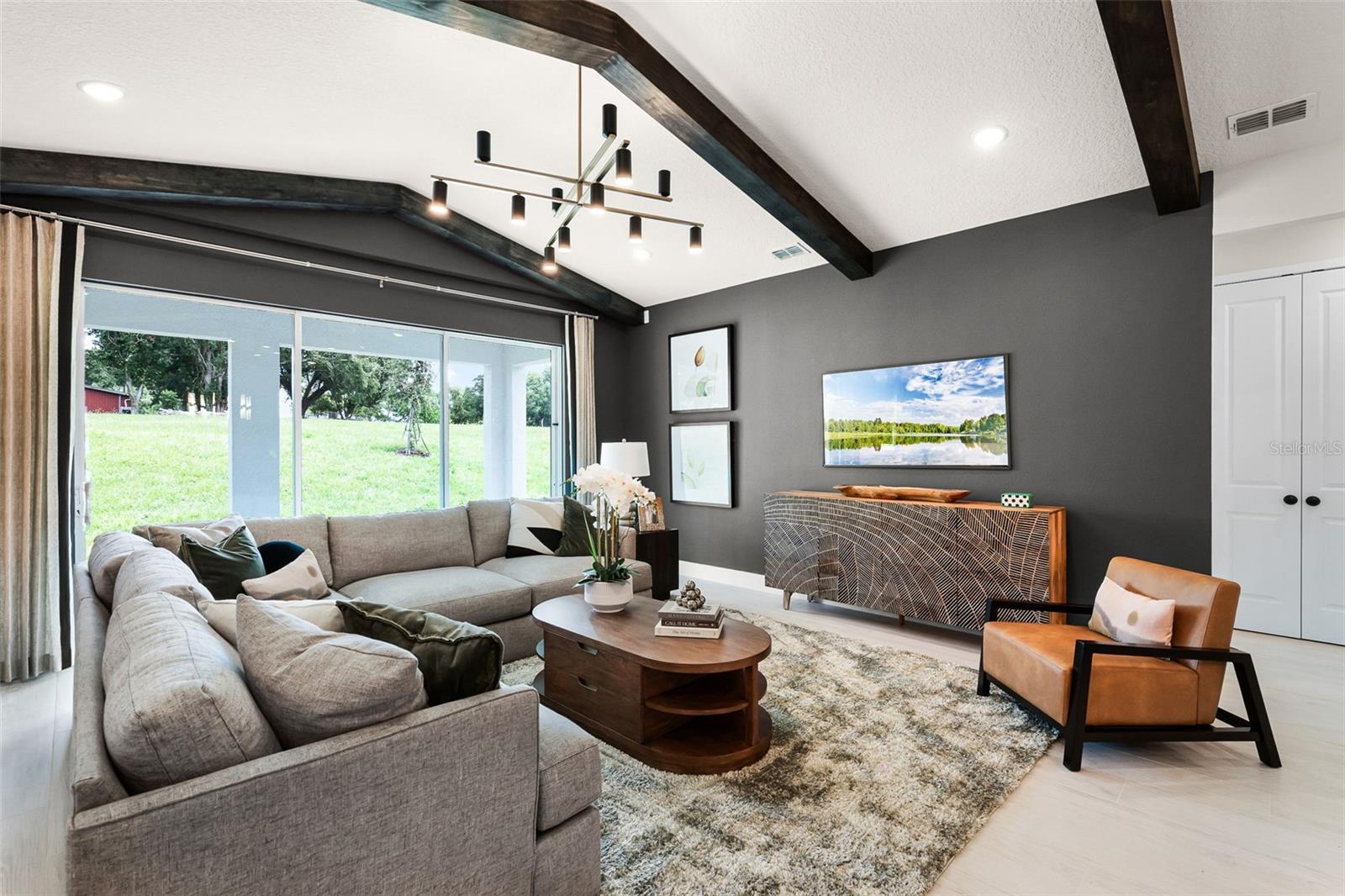 Image 8 of 18 For 802 Emerald Grove Drive