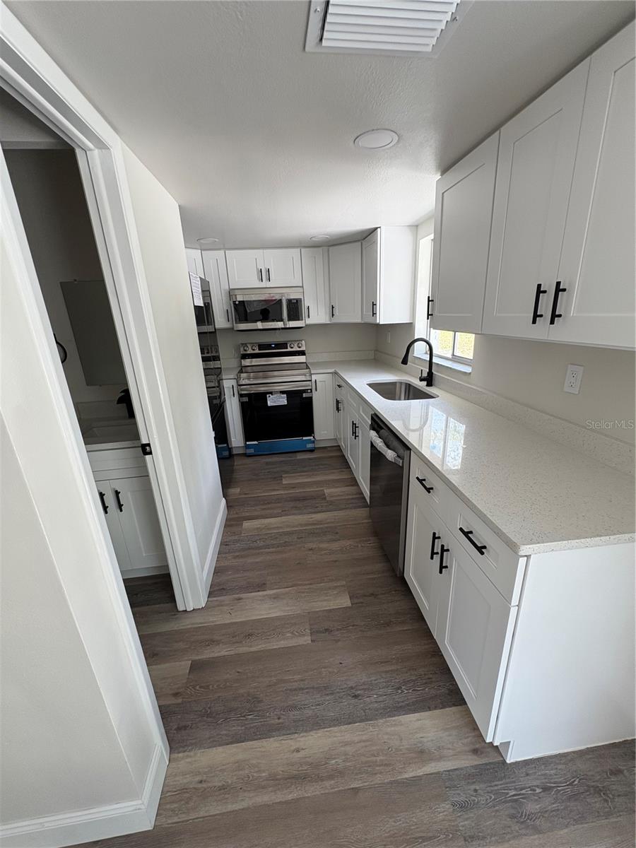 Image 3 of 11 For 11031 Spoonbill Road