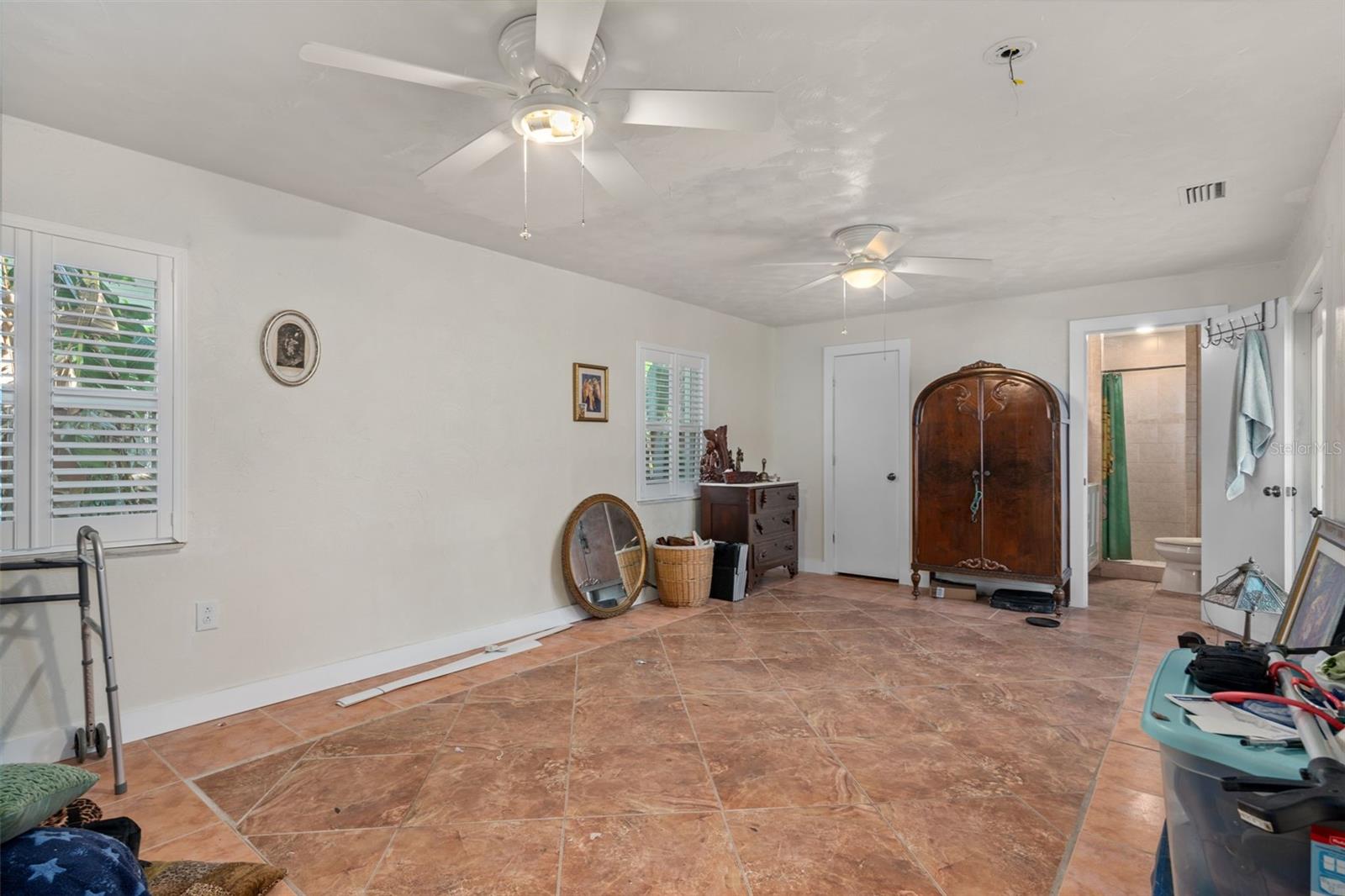 Image 18 of 48 For 3616 Omar Avenue