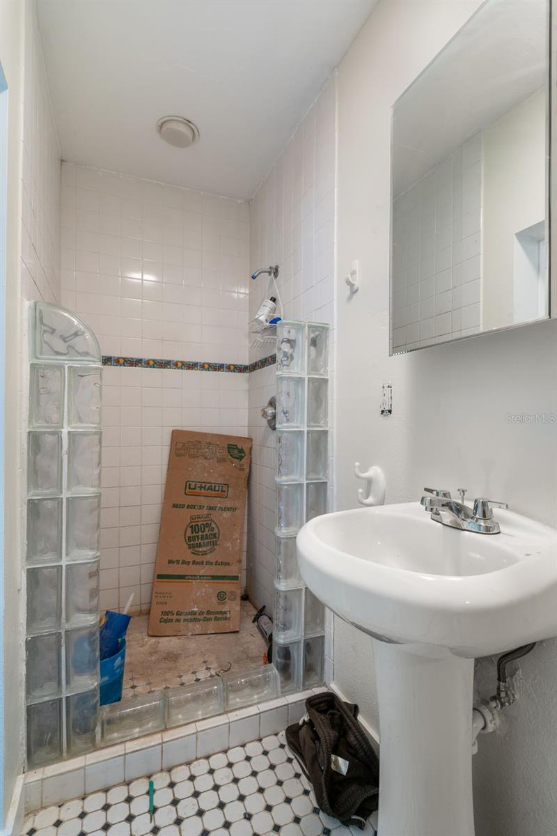 Image 31 of 48 For 3616 Omar Avenue