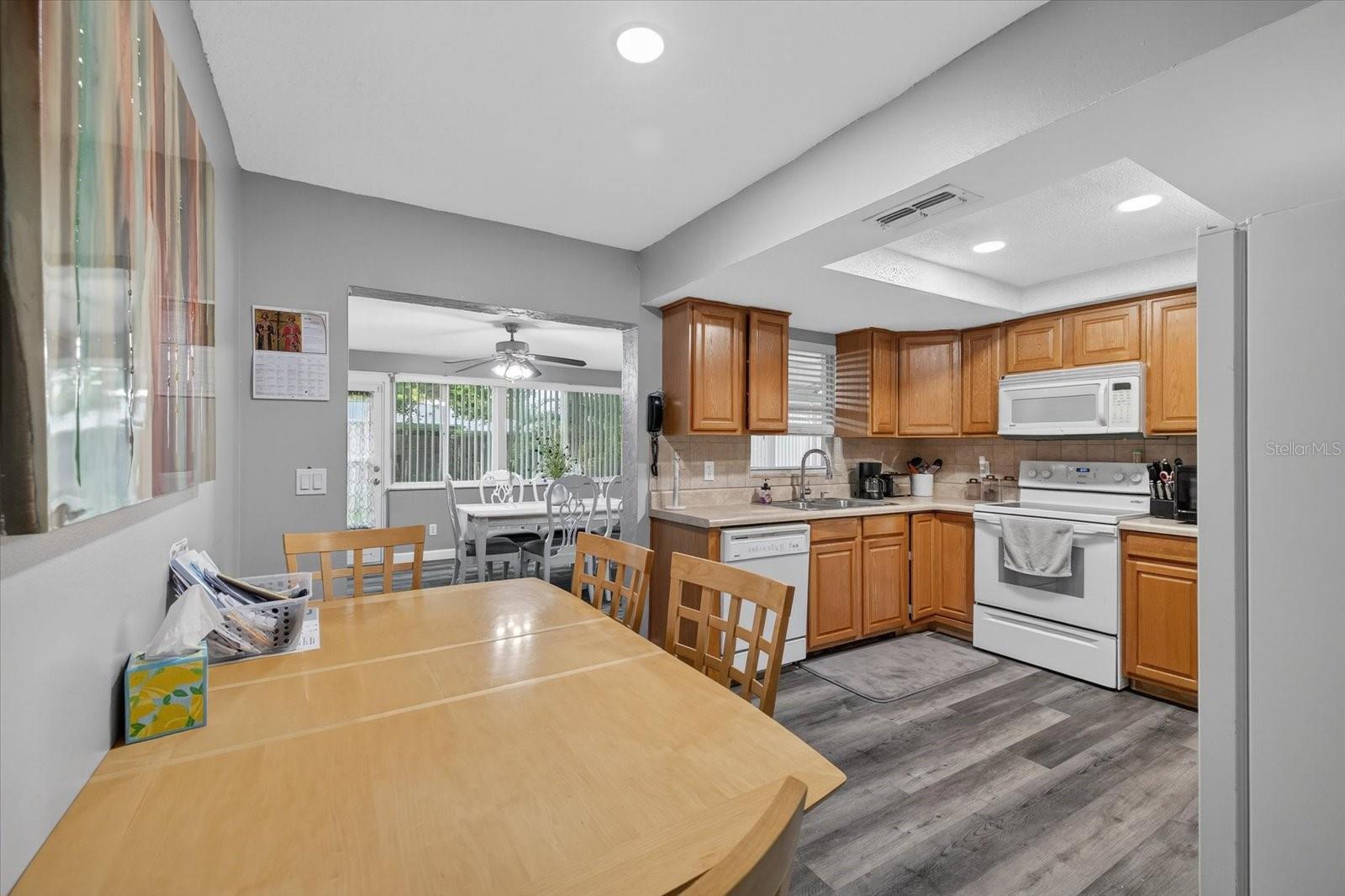 Image 12 of 36 For 9021 Glen Moor Lane