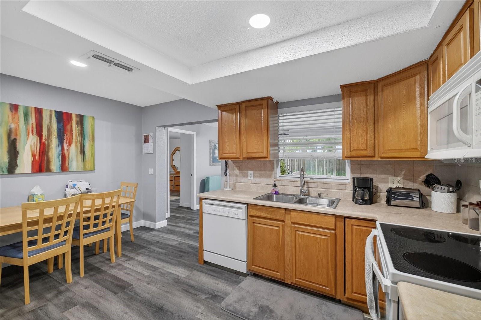 Image 15 of 36 For 9021 Glen Moor Lane