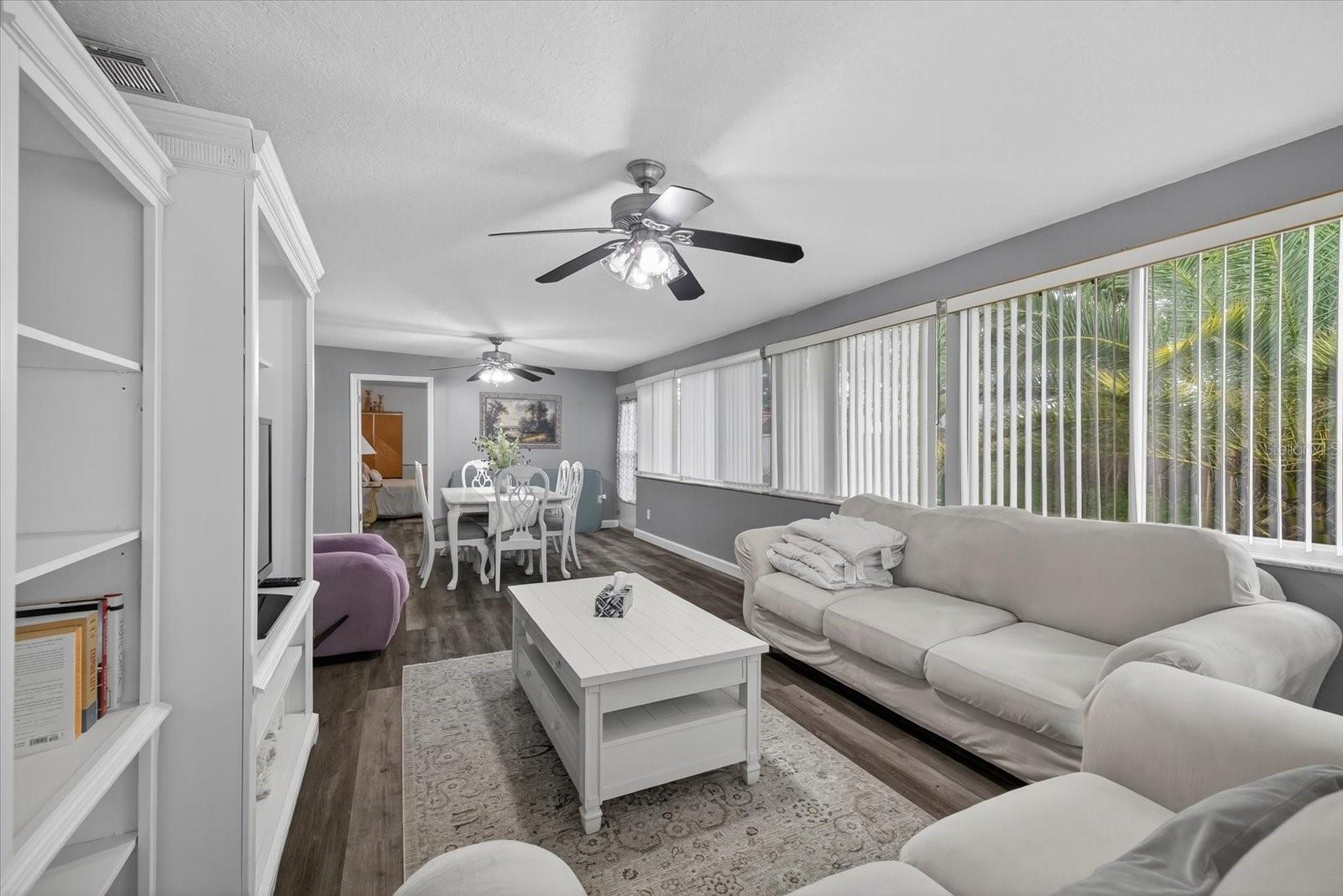 Image 17 of 36 For 9021 Glen Moor Lane