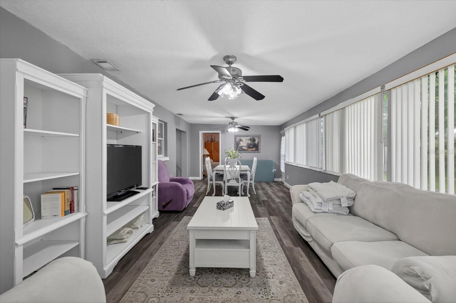 Image 18 of 36 For 9021 Glen Moor Lane