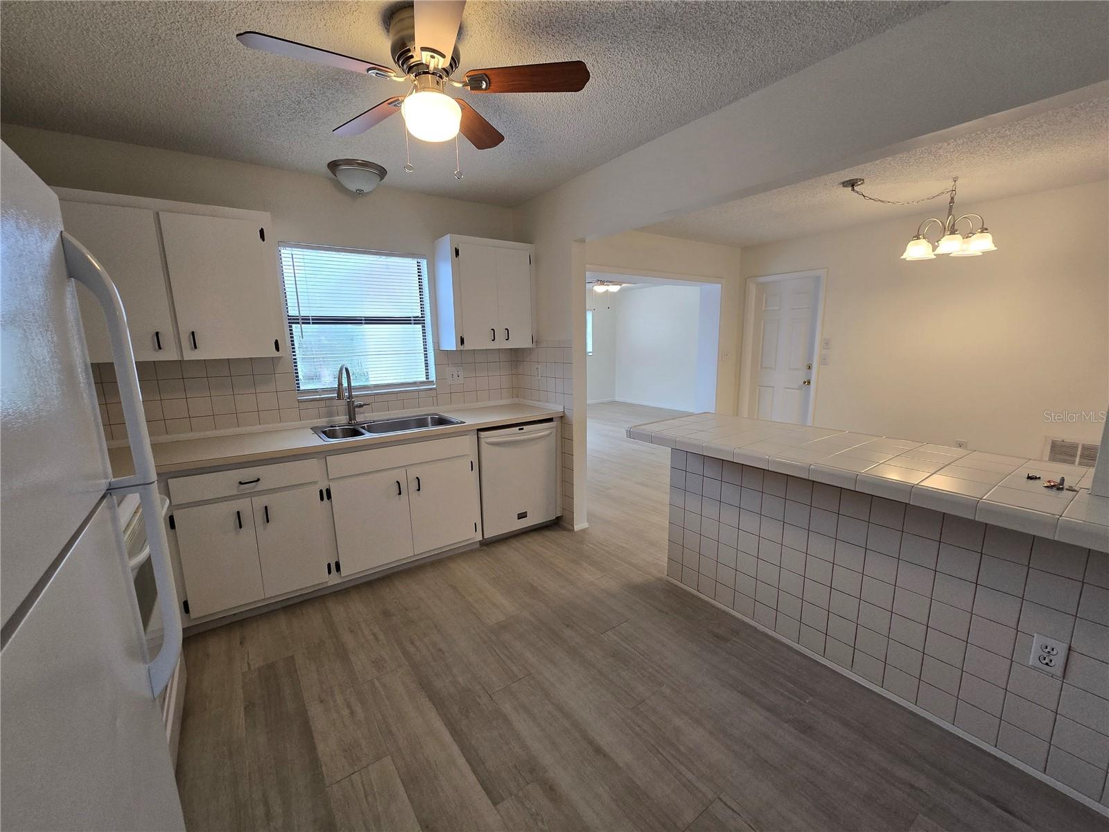 Image 11 of 27 For 11127 Peppertree Lane