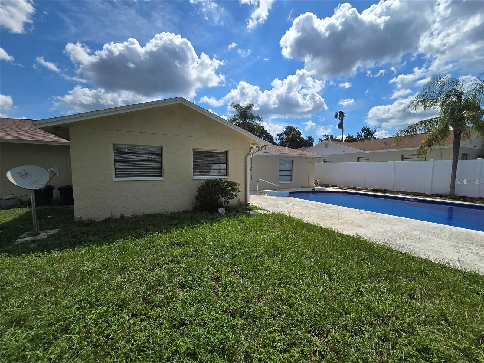 Image 2 of 27 For 11127 Peppertree Lane