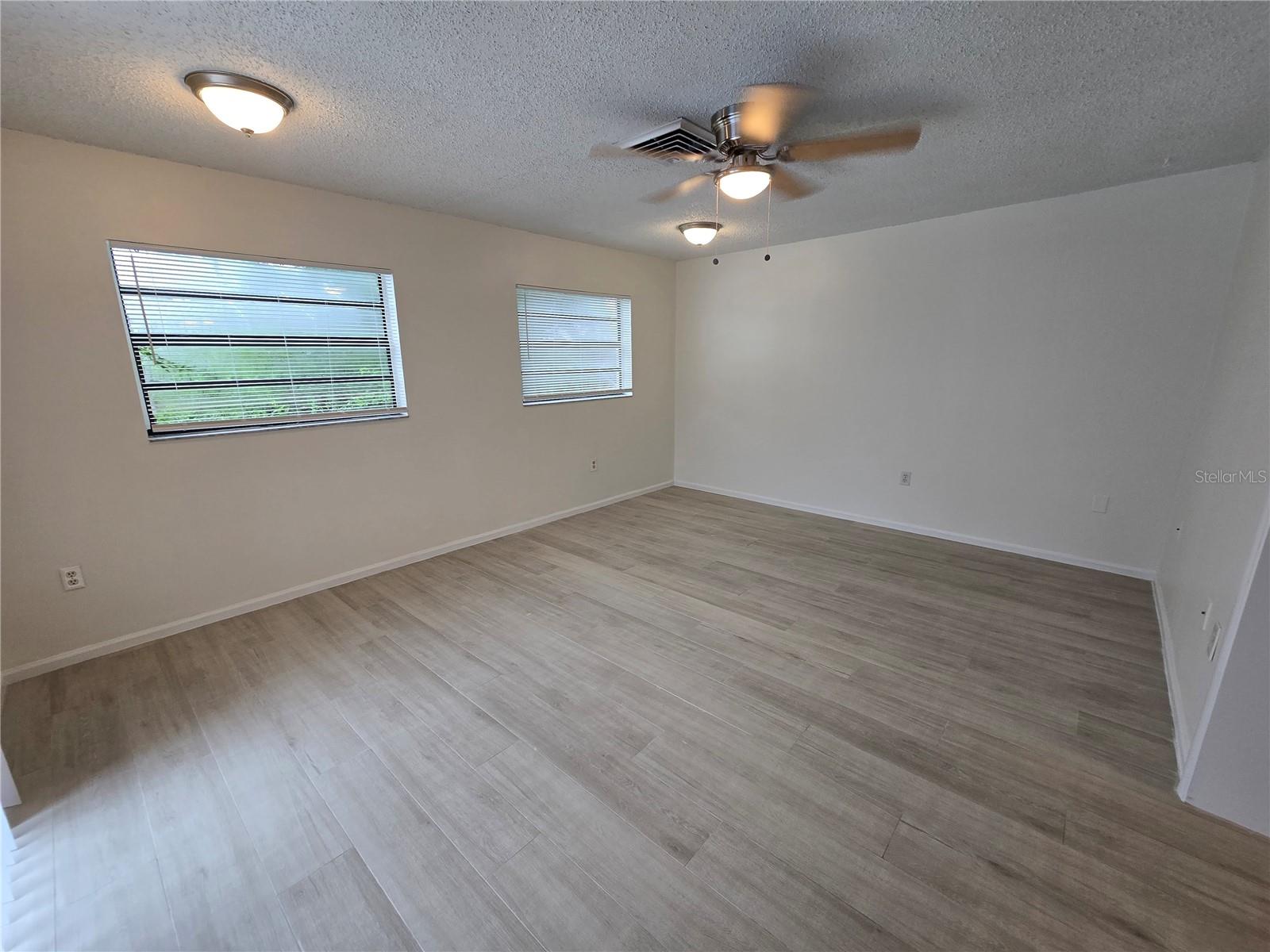 Image 22 of 27 For 11127 Peppertree Lane