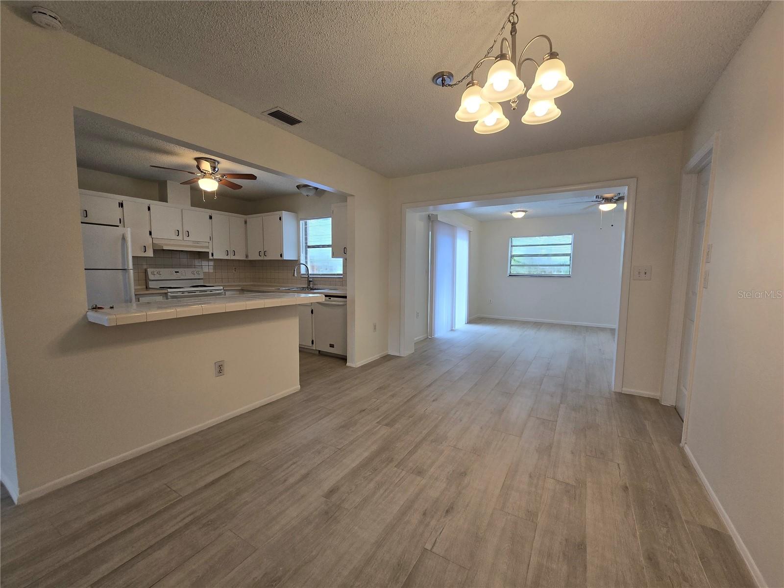 Image 6 of 27 For 11127 Peppertree Lane