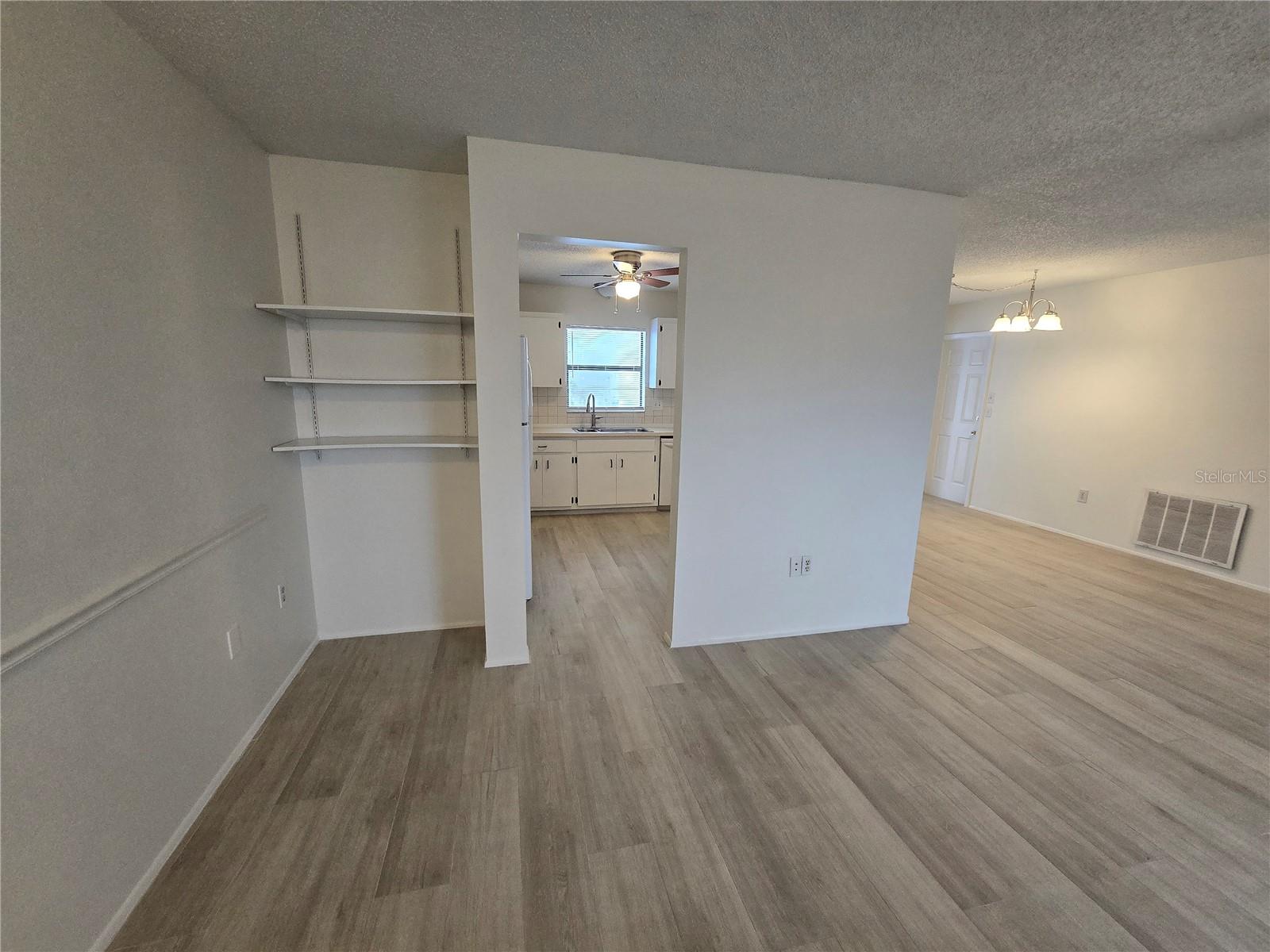 Image 7 of 27 For 11127 Peppertree Lane