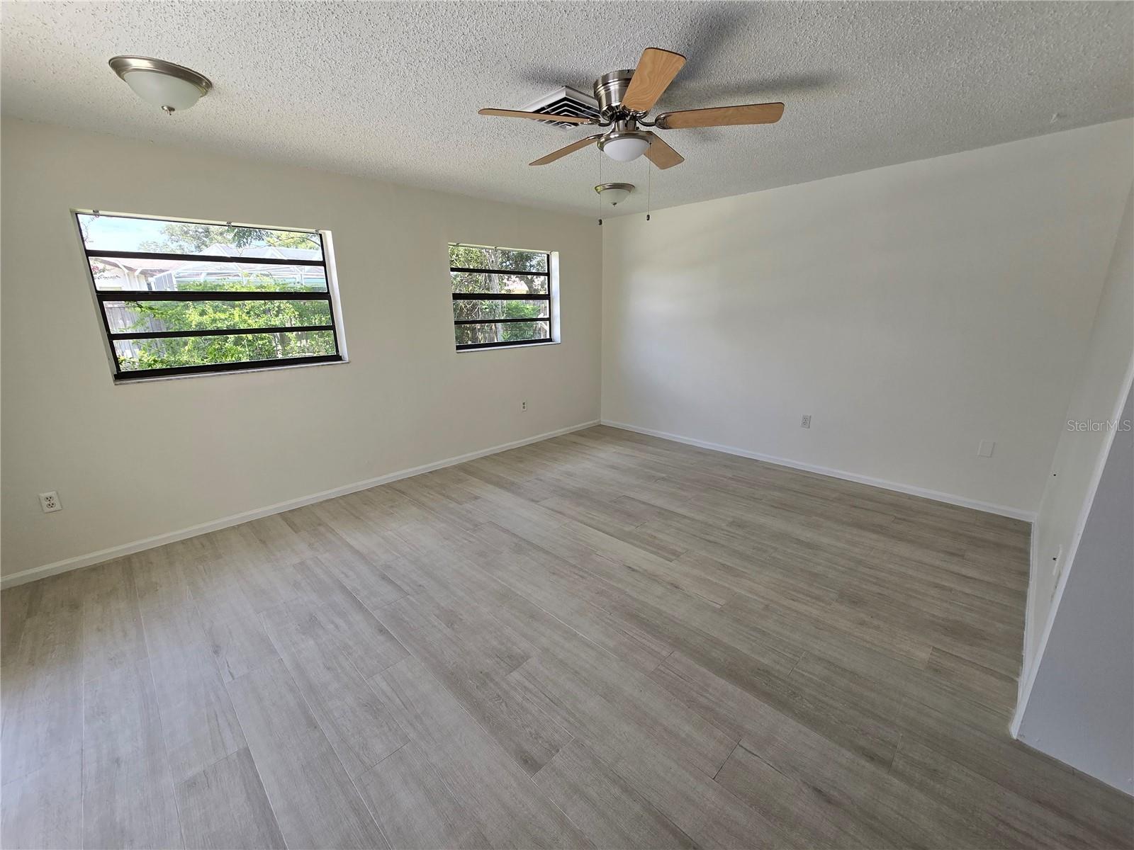 Image 8 of 27 For 11127 Peppertree Lane