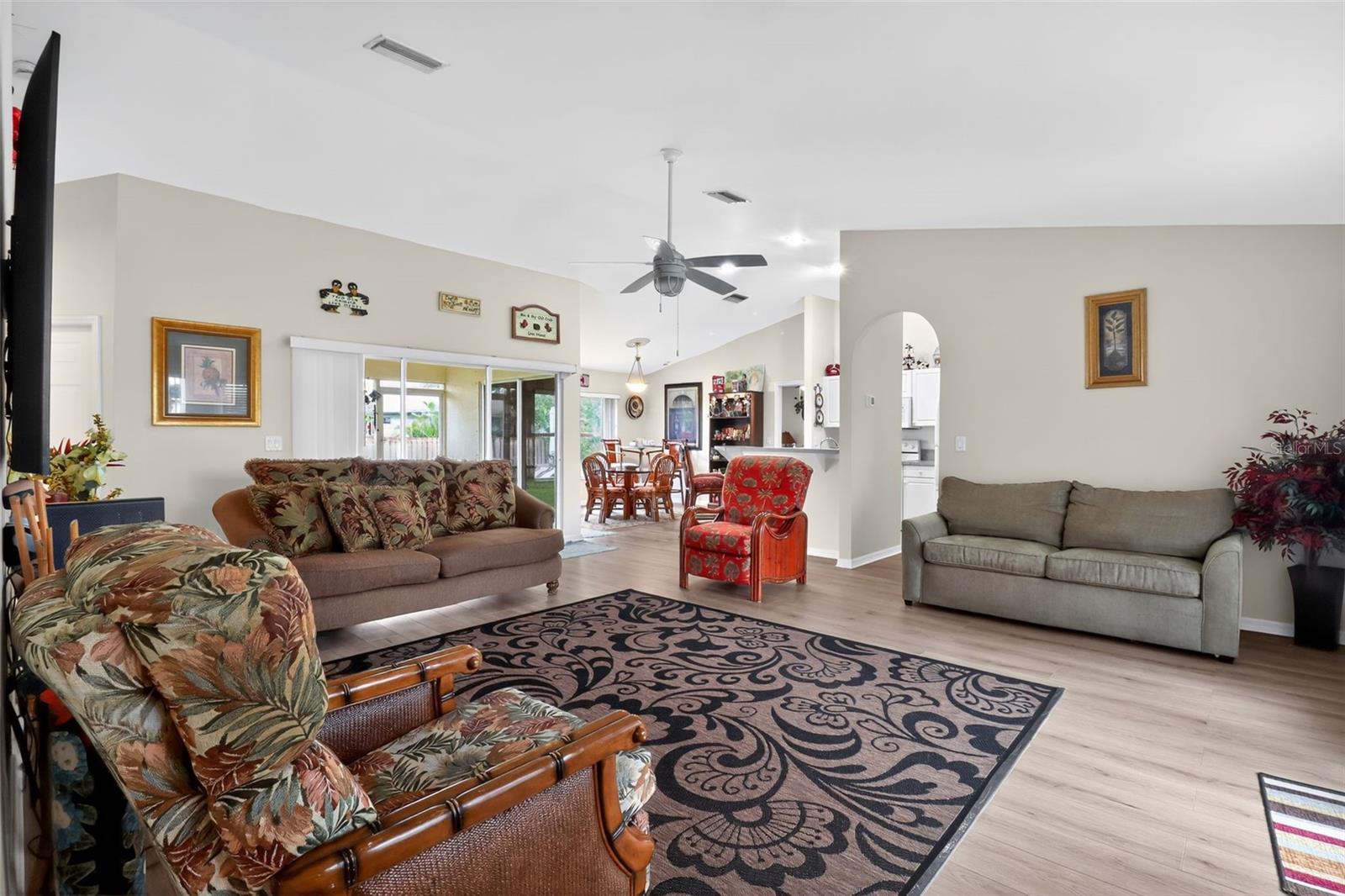 Image 13 of 30 For 1449 Guttenburg Road