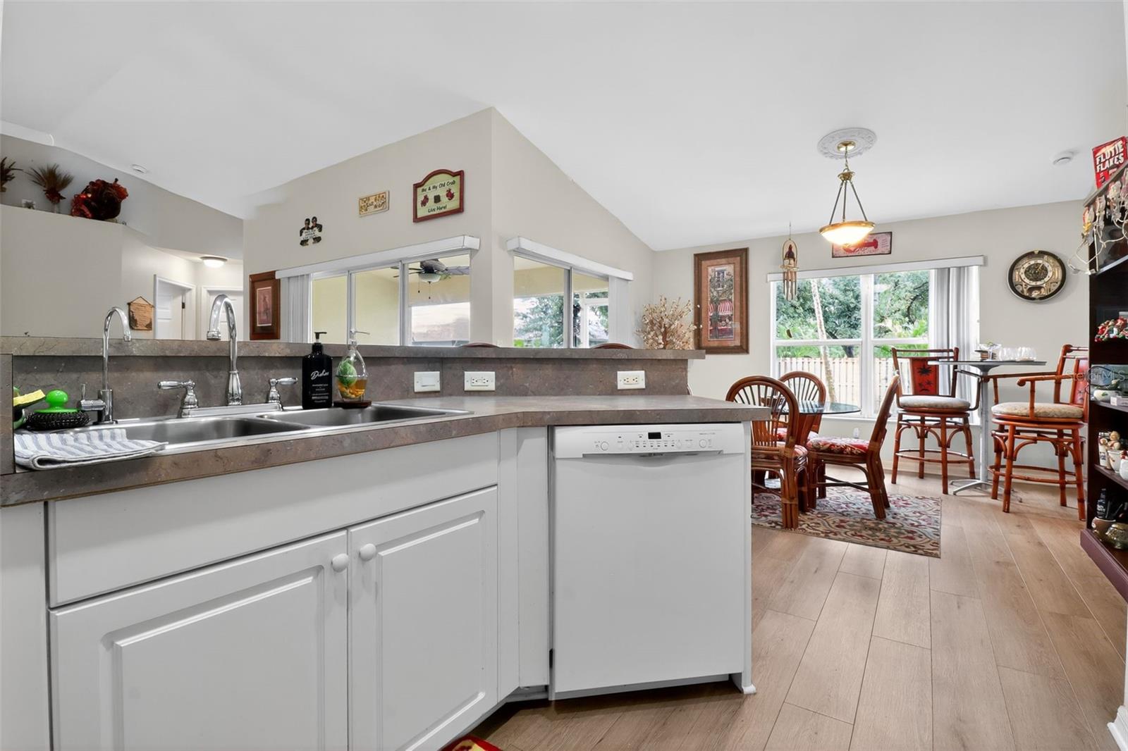 Image 19 of 30 For 1449 Guttenburg Road