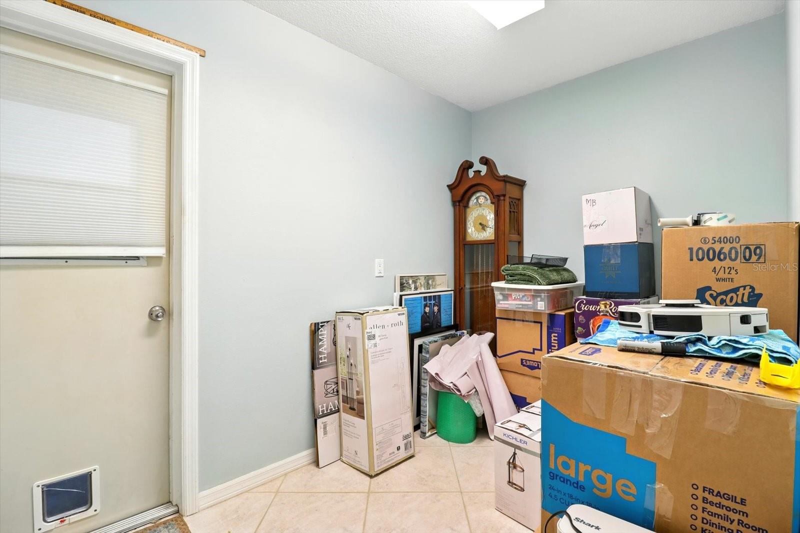 Image 26 of 41 For 5829 Corkwood Court