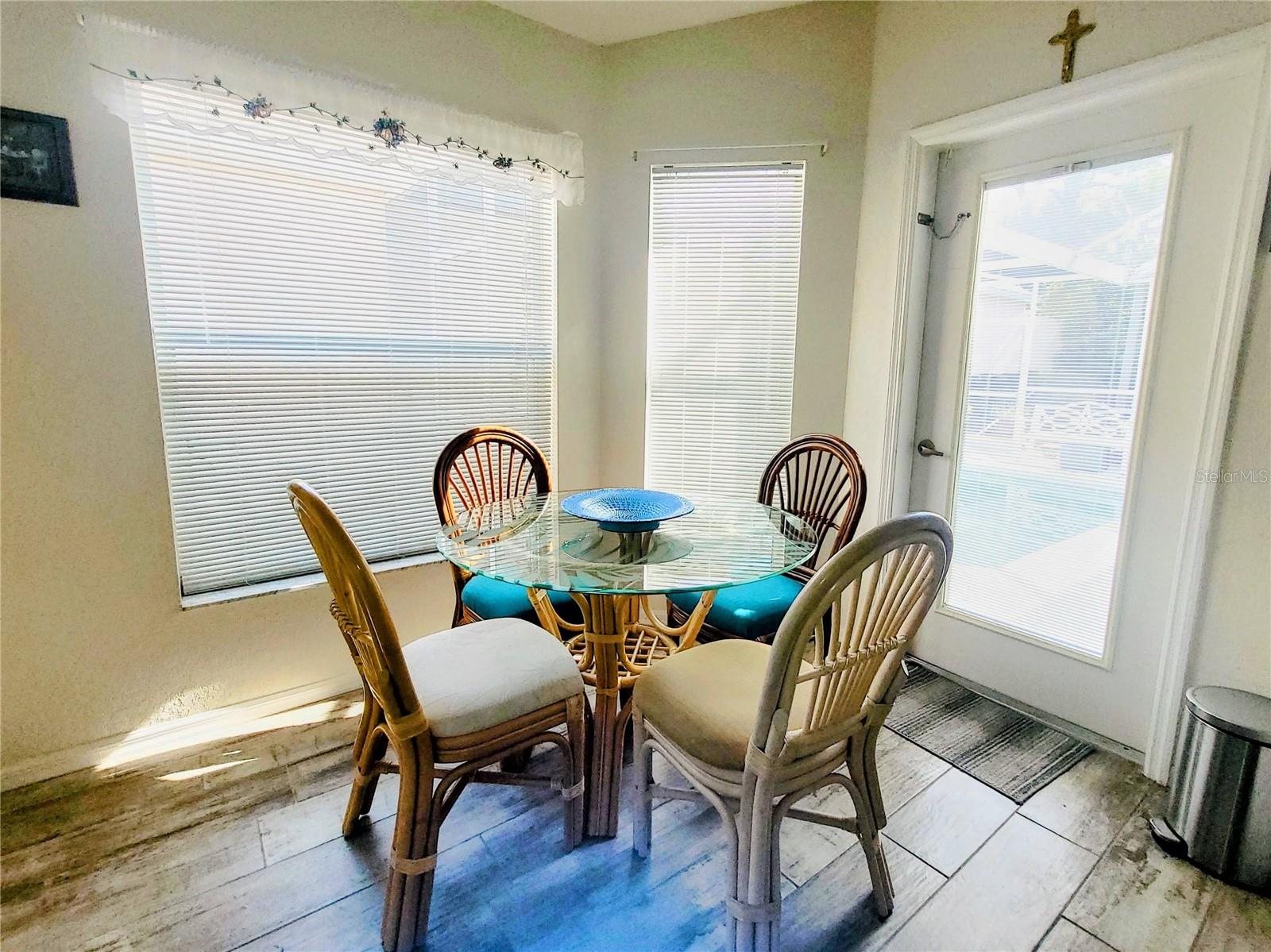 Image 11 of 39 For 376 Royal Palm Way