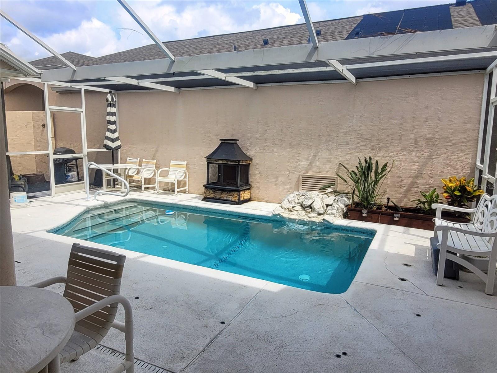Image 15 of 39 For 376 Royal Palm Way