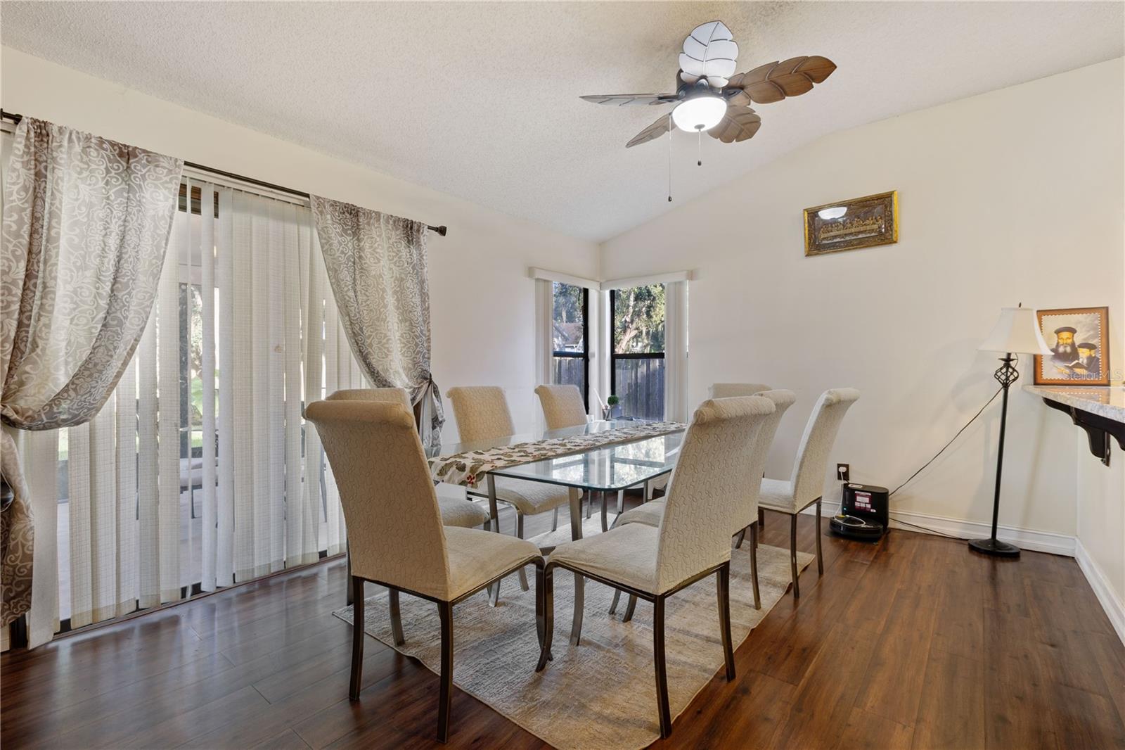 Listing photo id 9 for 5506 Redhawk Drive