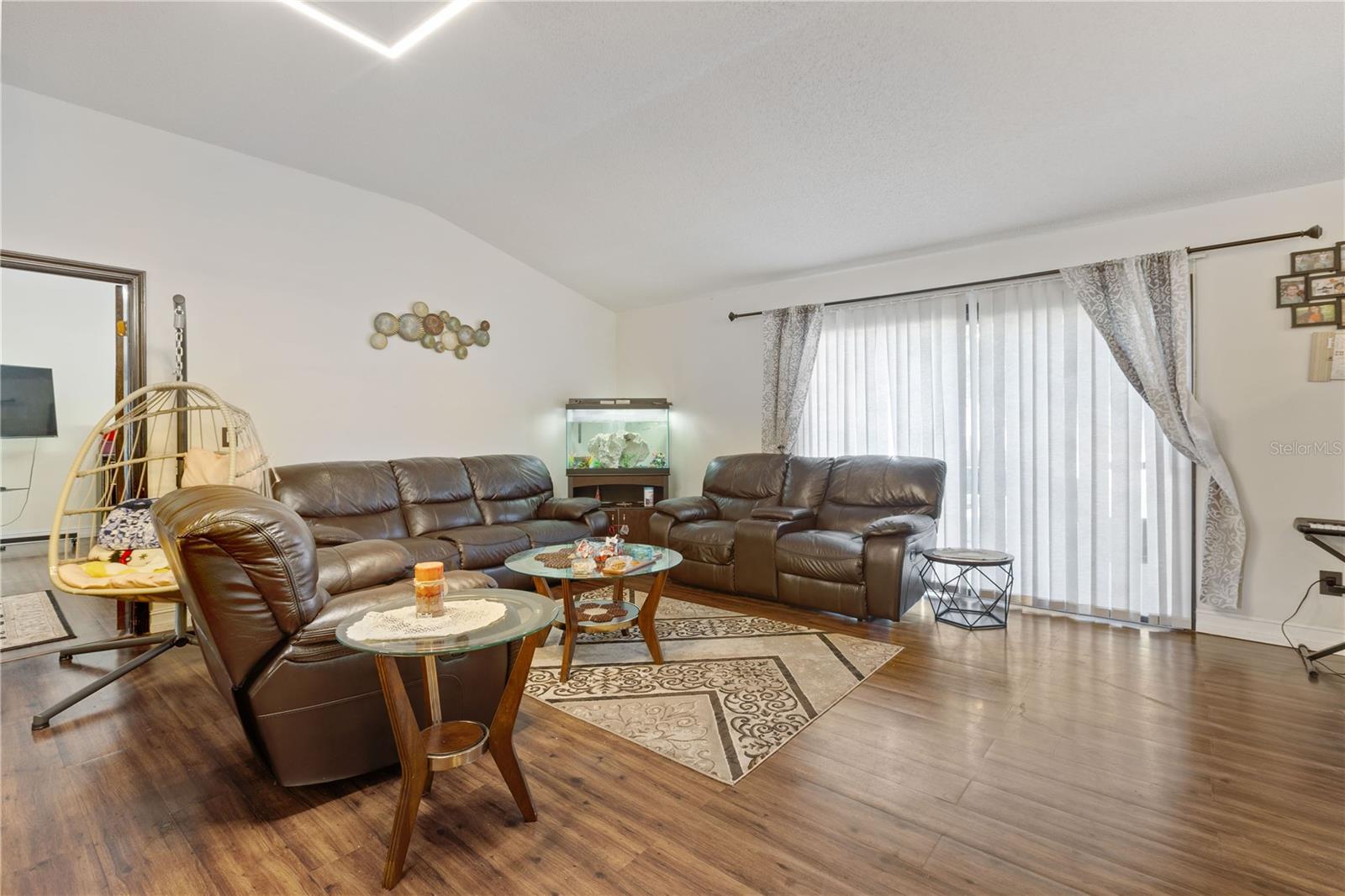 Listing photo id 12 for 5506 Redhawk Drive