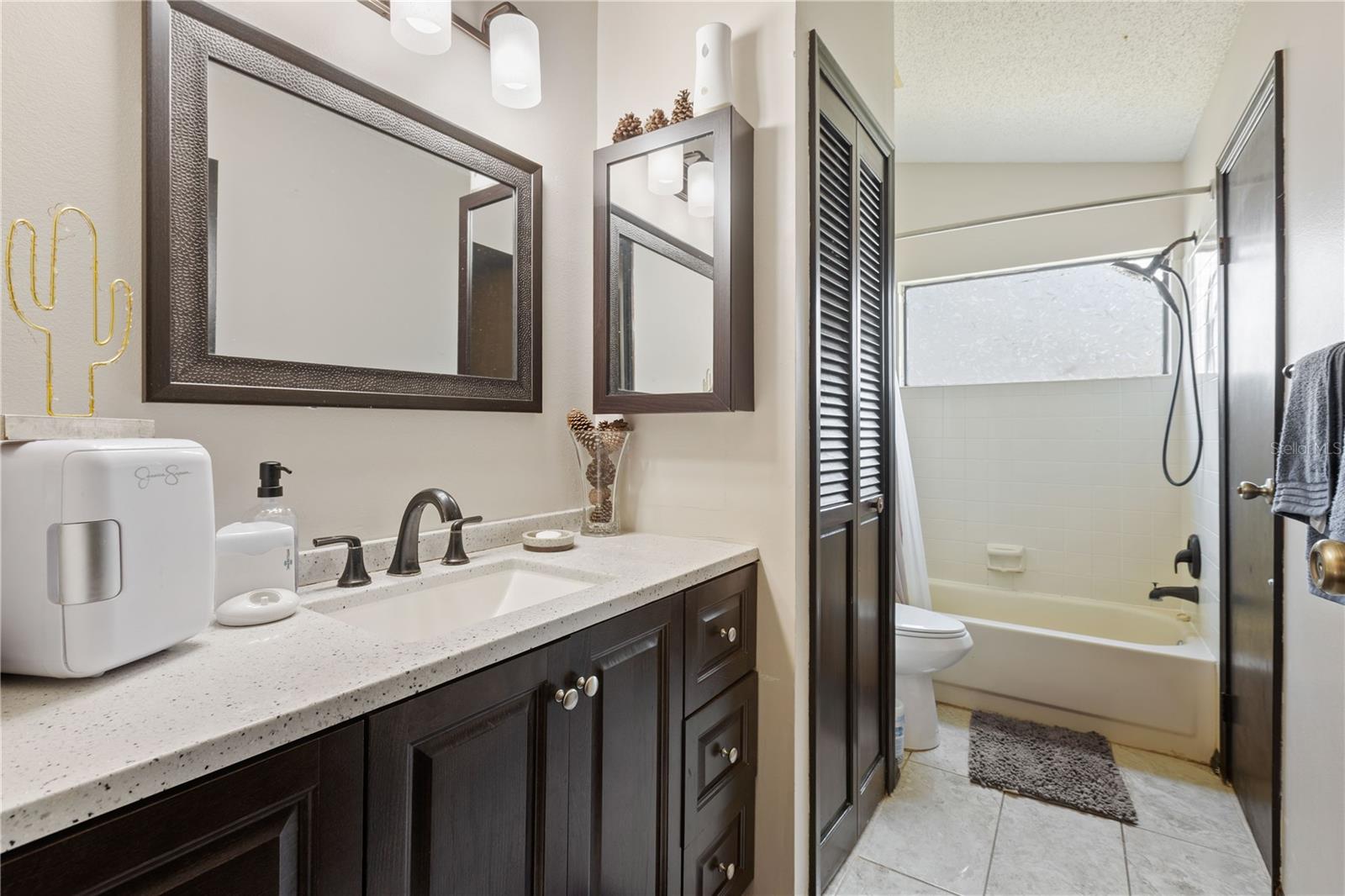 Listing photo id 18 for 5506 Redhawk Drive