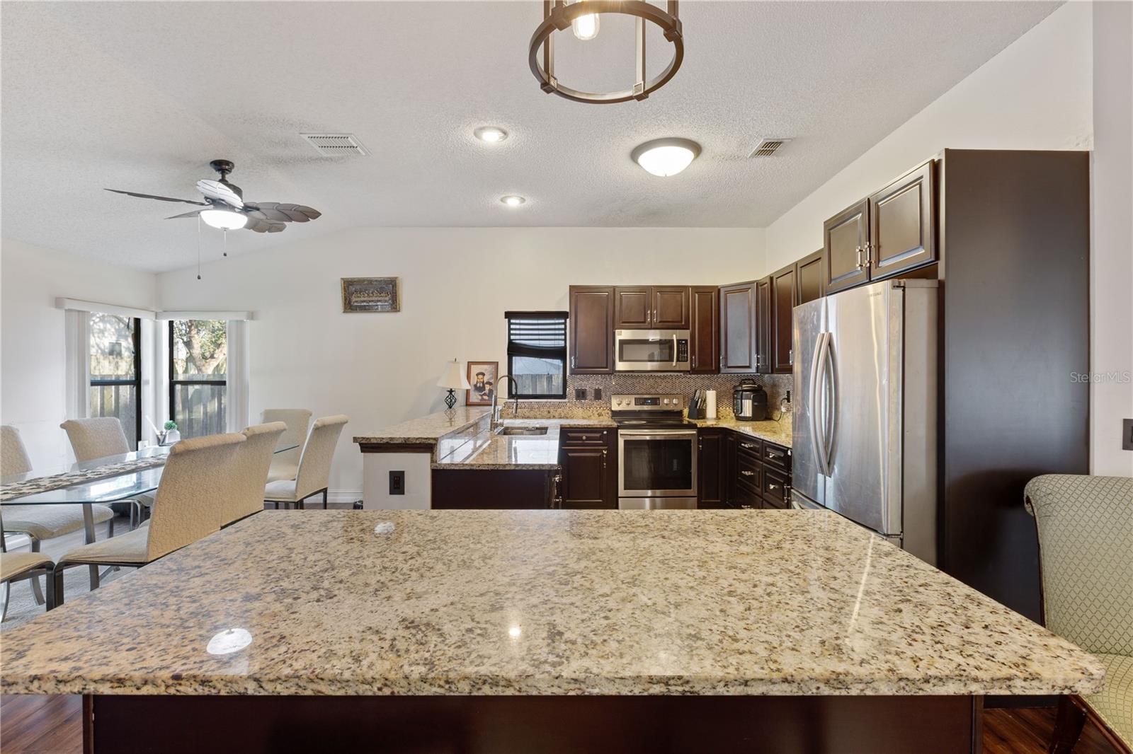 Listing photo id 4 for 5506 Redhawk Drive