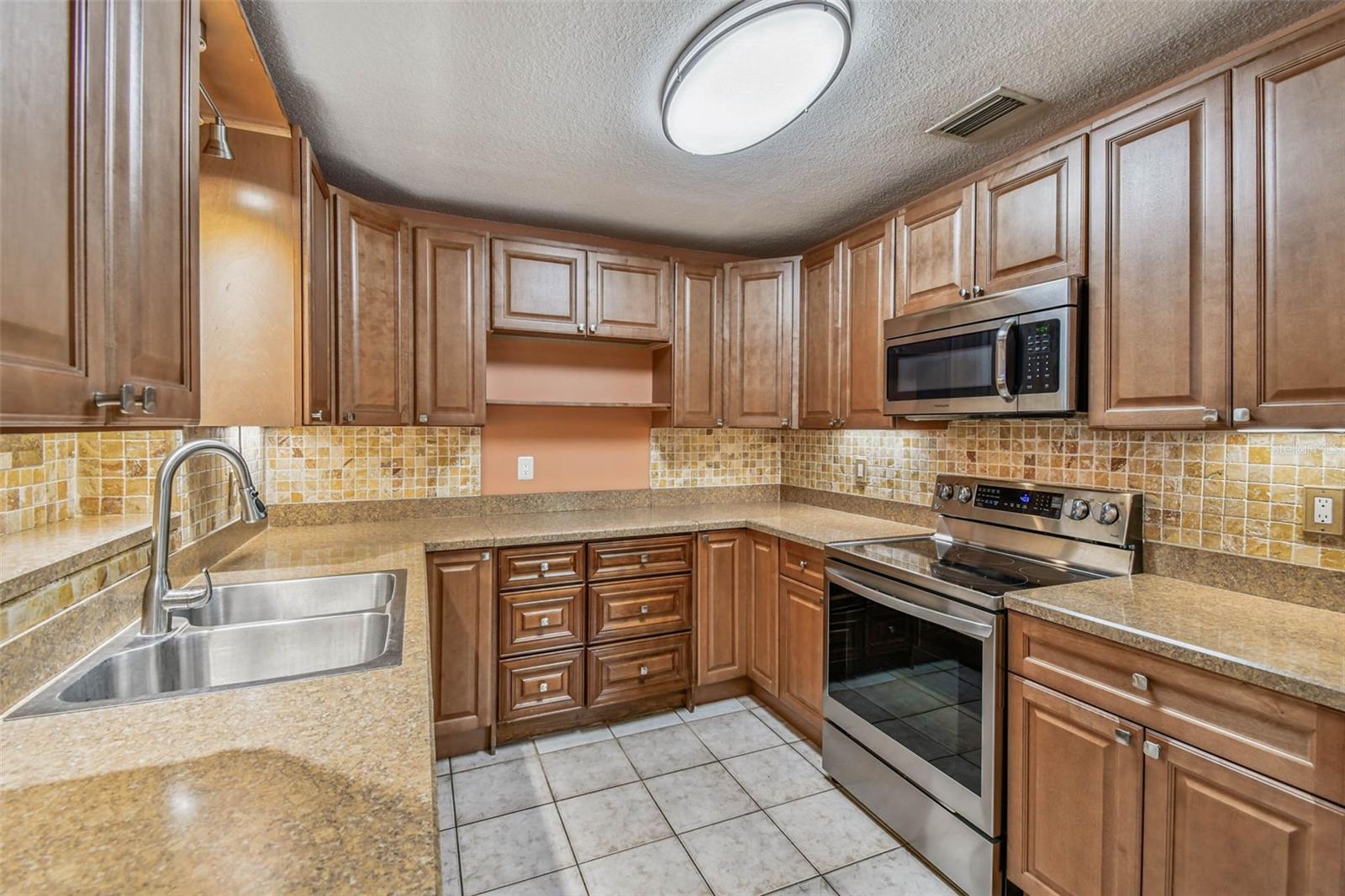 Image 11 of 47 For 5500 30th Avenue N