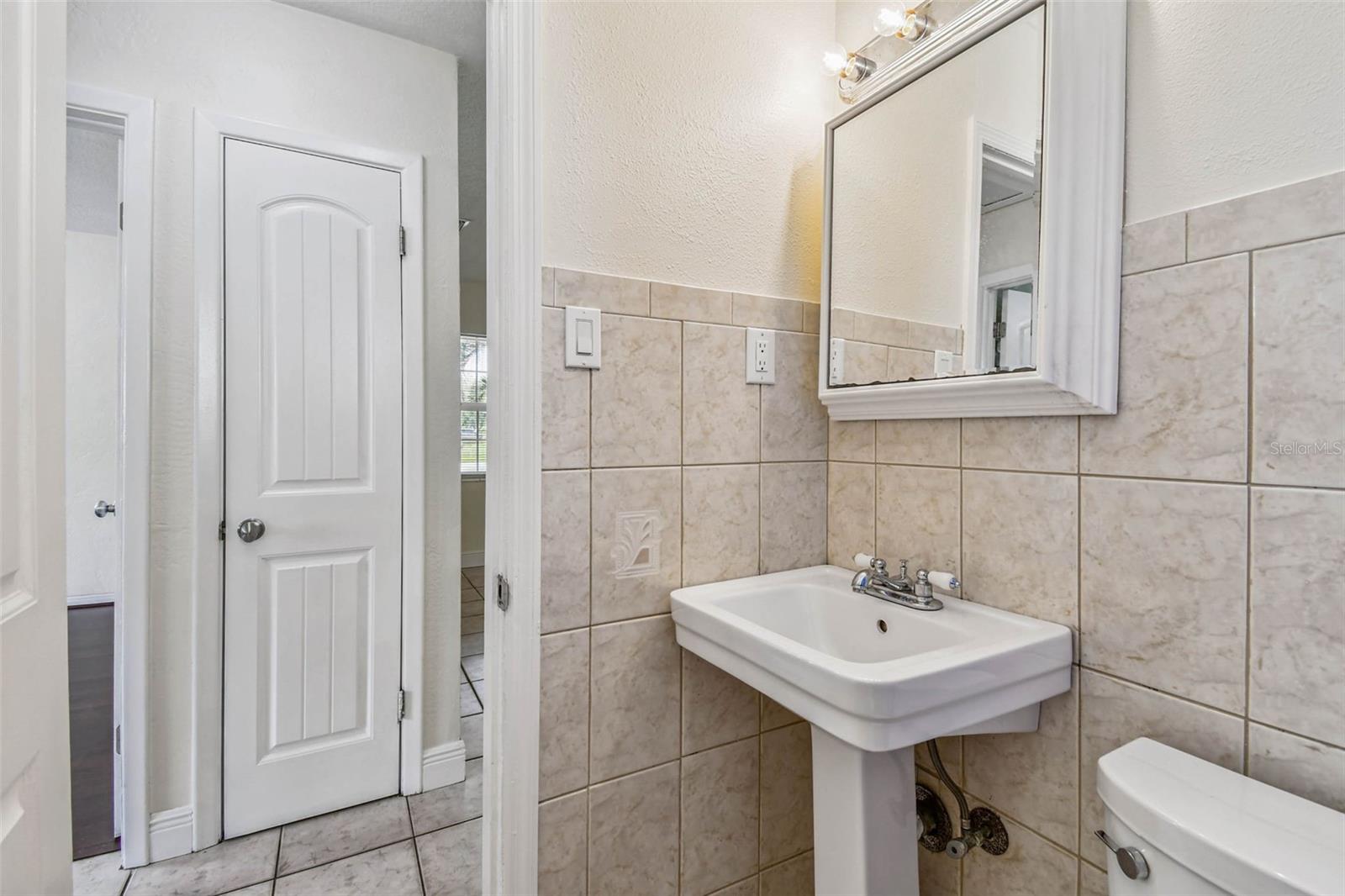 Image 24 of 47 For 5500 30th Avenue N