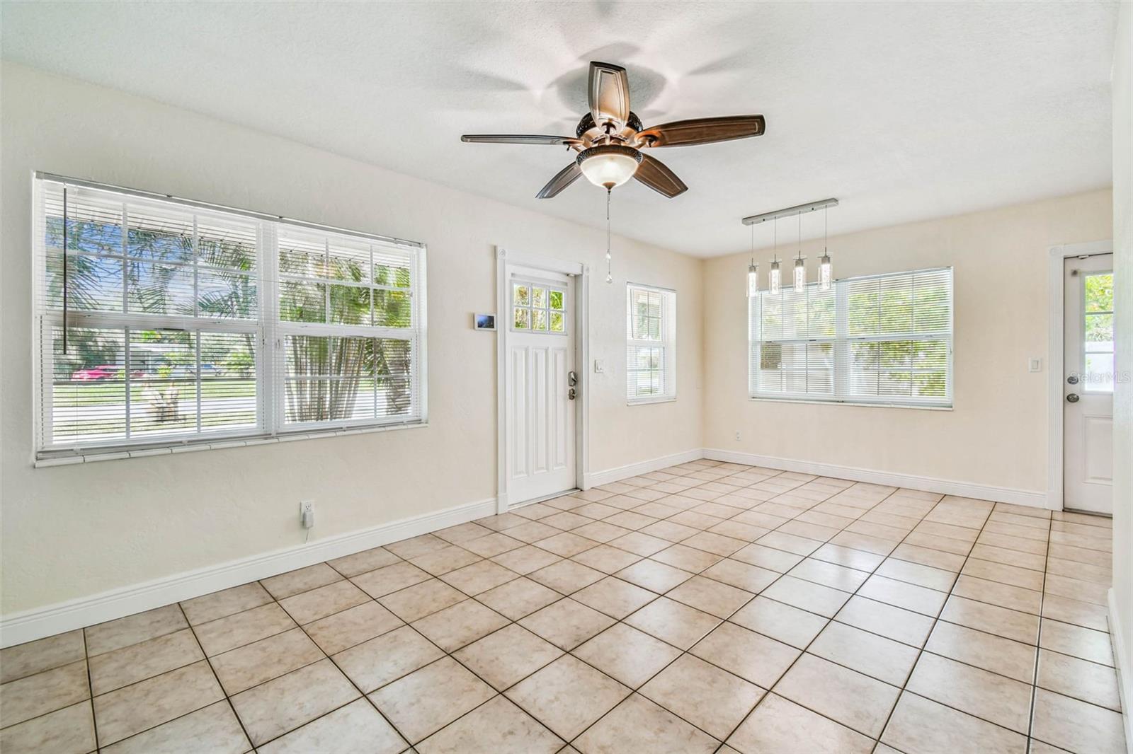 Image 5 of 47 For 5500 30th Avenue N