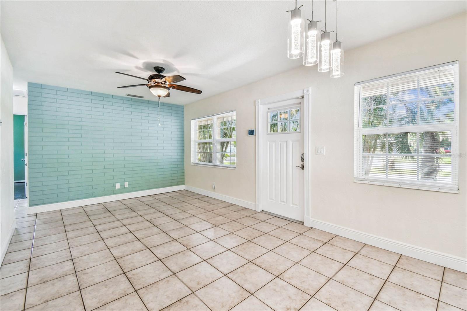 Image 7 of 47 For 5500 30th Avenue N