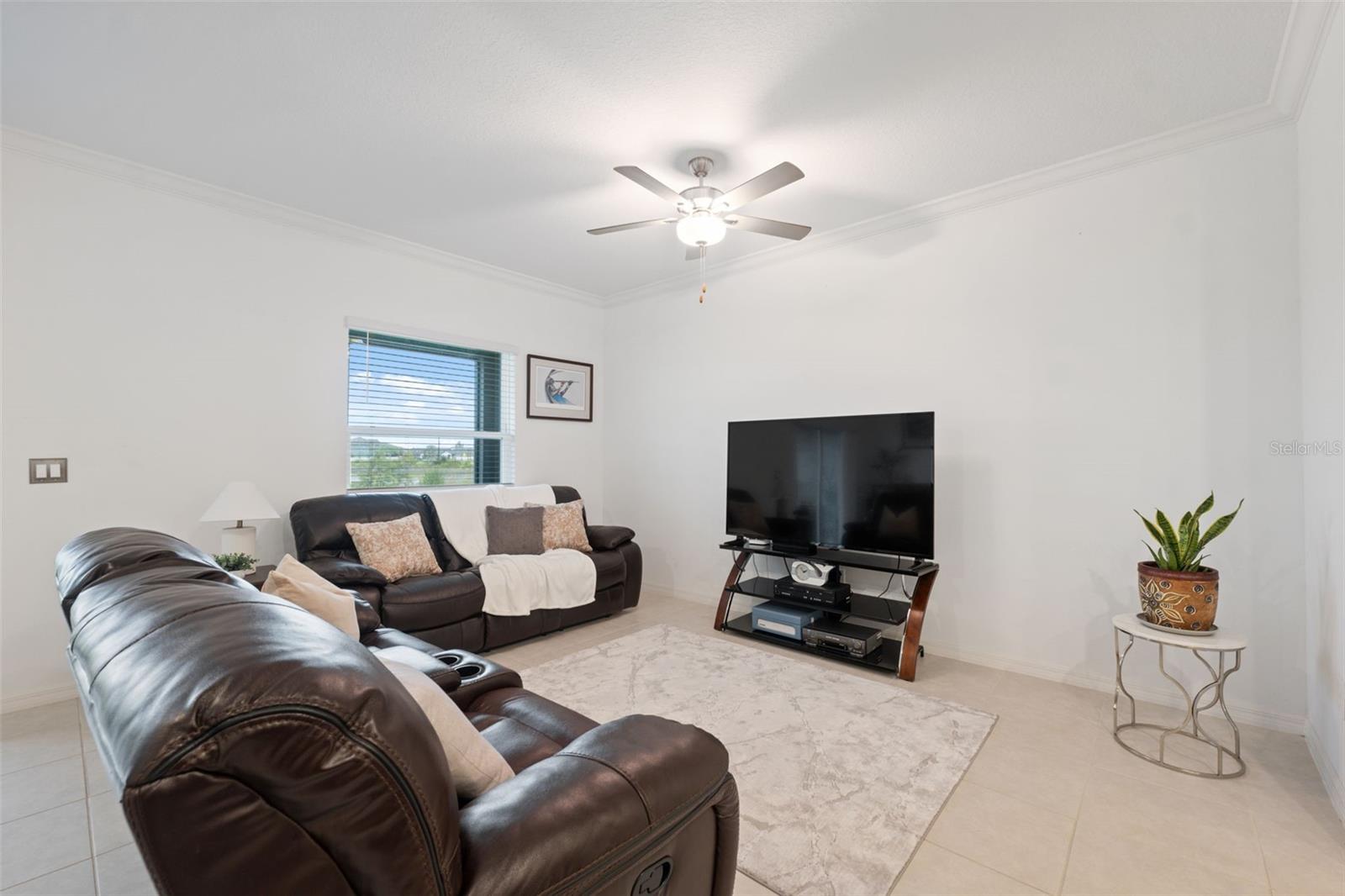 Image 7 of 27 For 8977 Gallantree Place