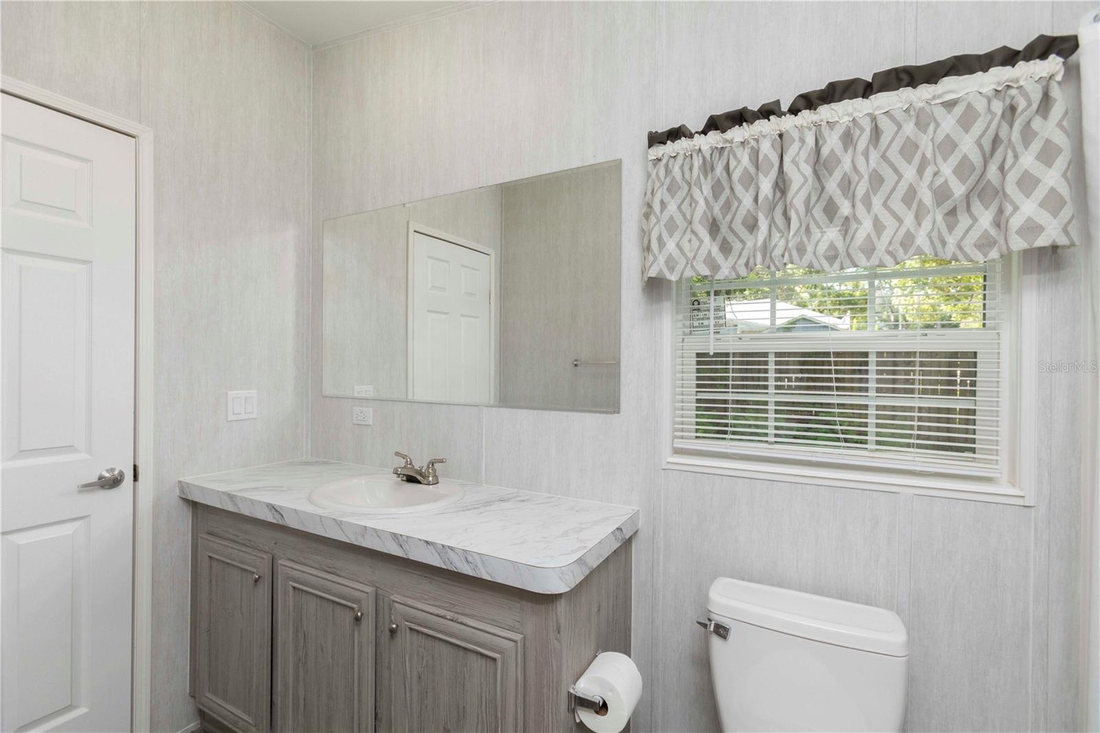 Image 13 of 31 For 12841 Hicks Road
