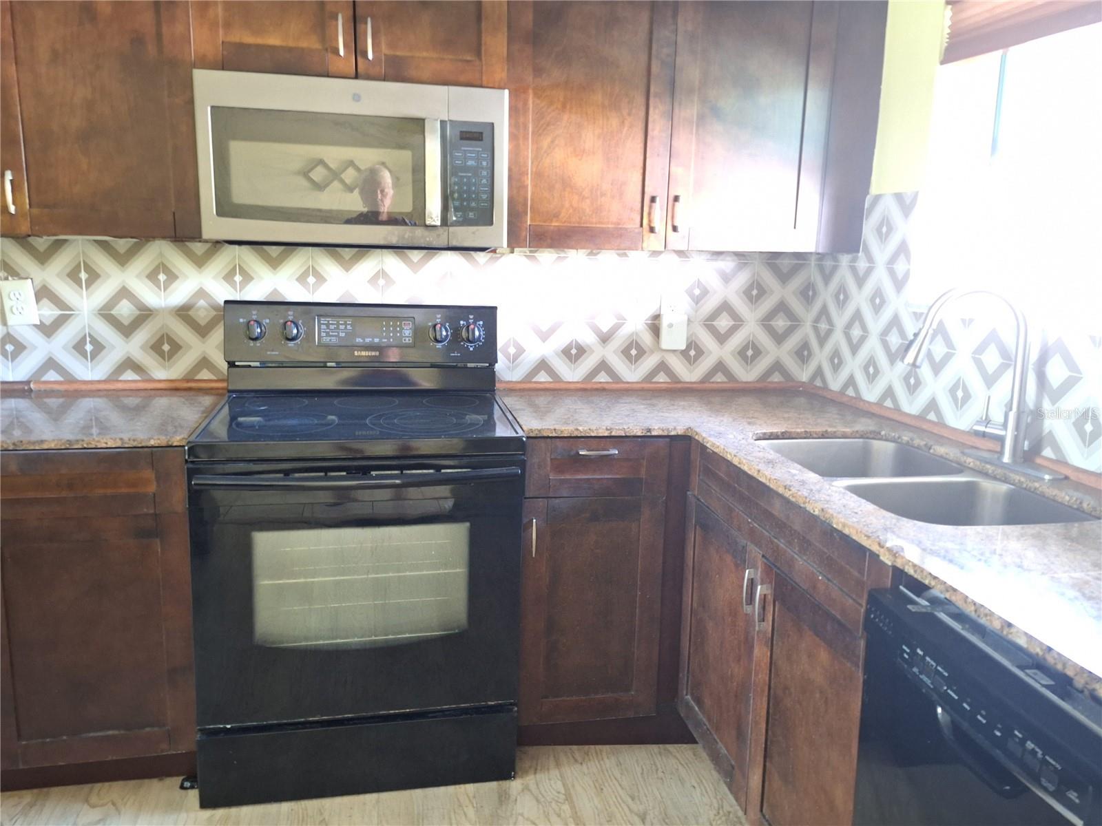 Image 17 of 75 For 4518 Garnet Drive 202
