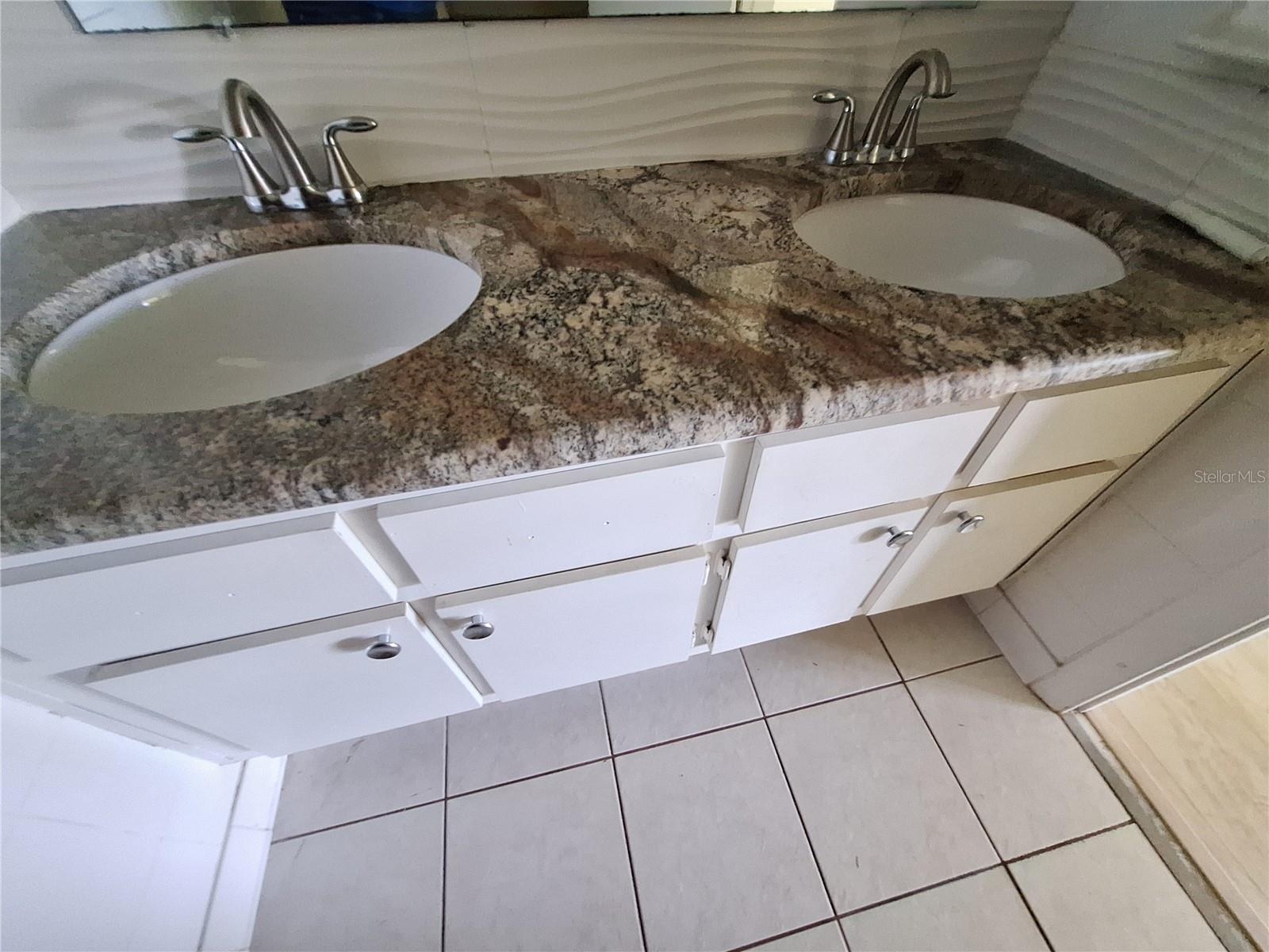Image 37 of 75 For 4518 Garnet Drive 202