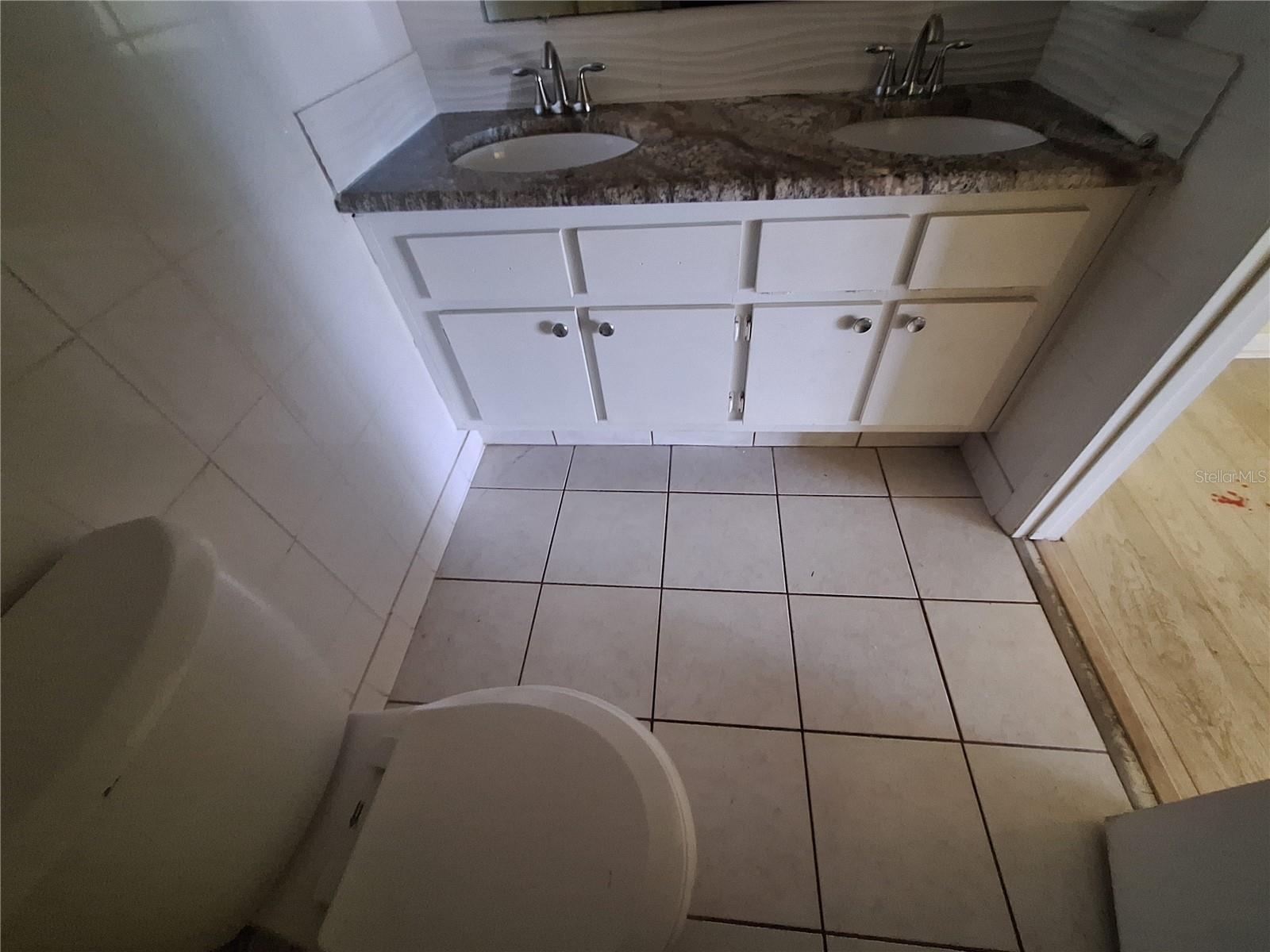 Image 39 of 75 For 4518 Garnet Drive 202