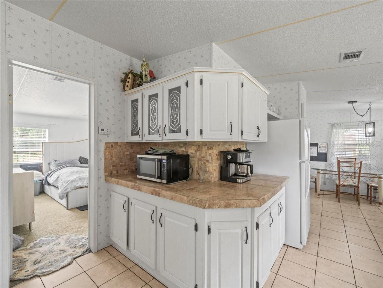 Image 11 of 44 For 18810 Kuka Lane