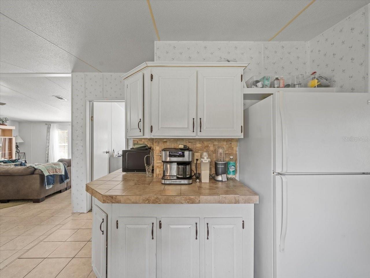 Image 13 of 44 For 18810 Kuka Lane