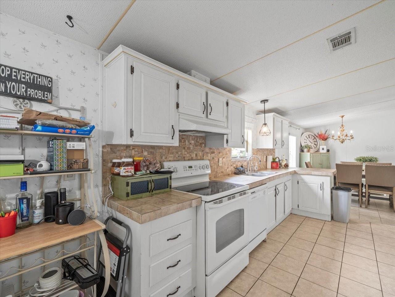 Image 14 of 44 For 18810 Kuka Lane