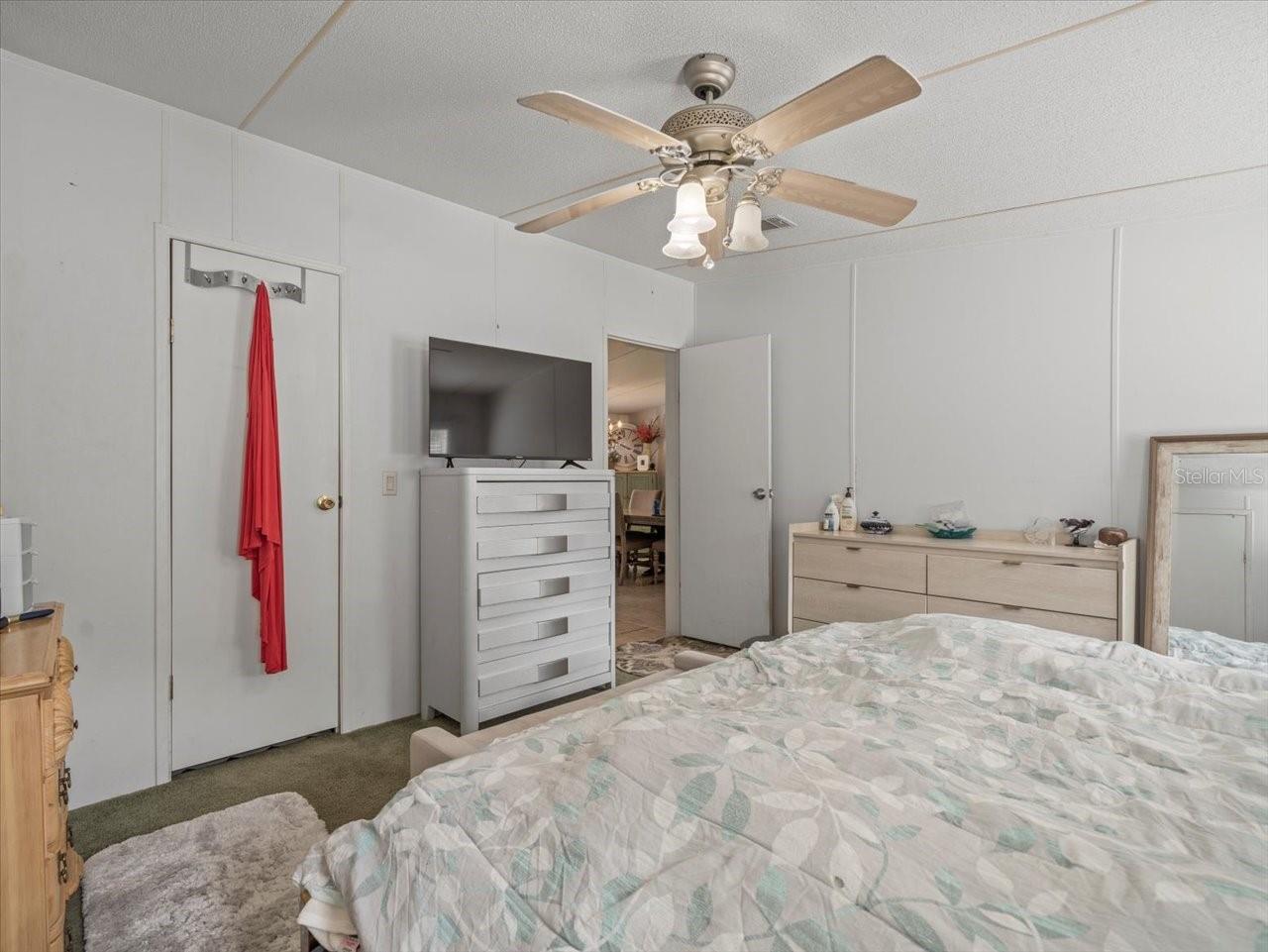 Image 20 of 44 For 18810 Kuka Lane