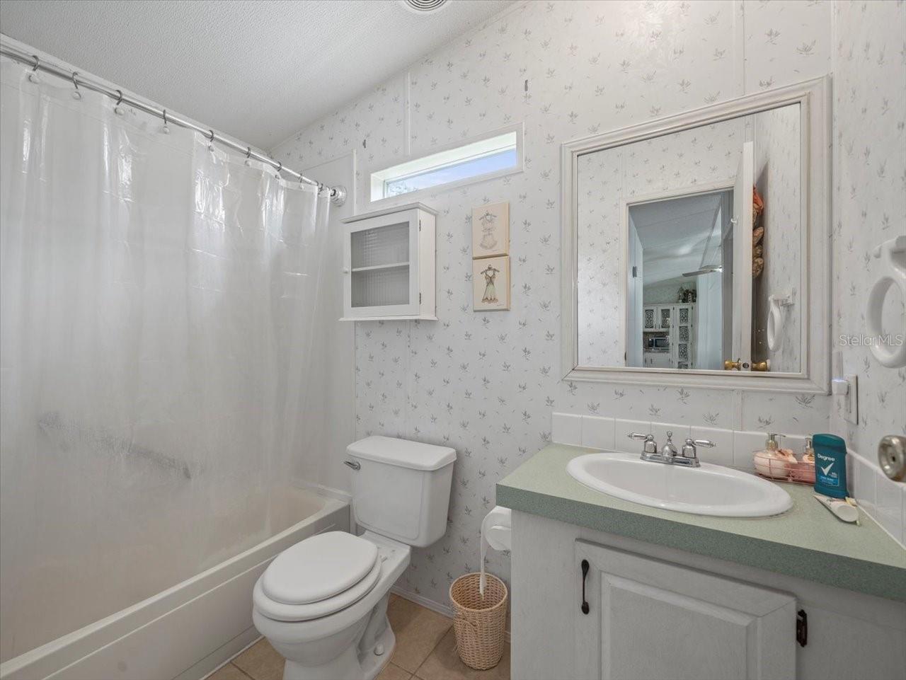 Image 26 of 44 For 18810 Kuka Lane