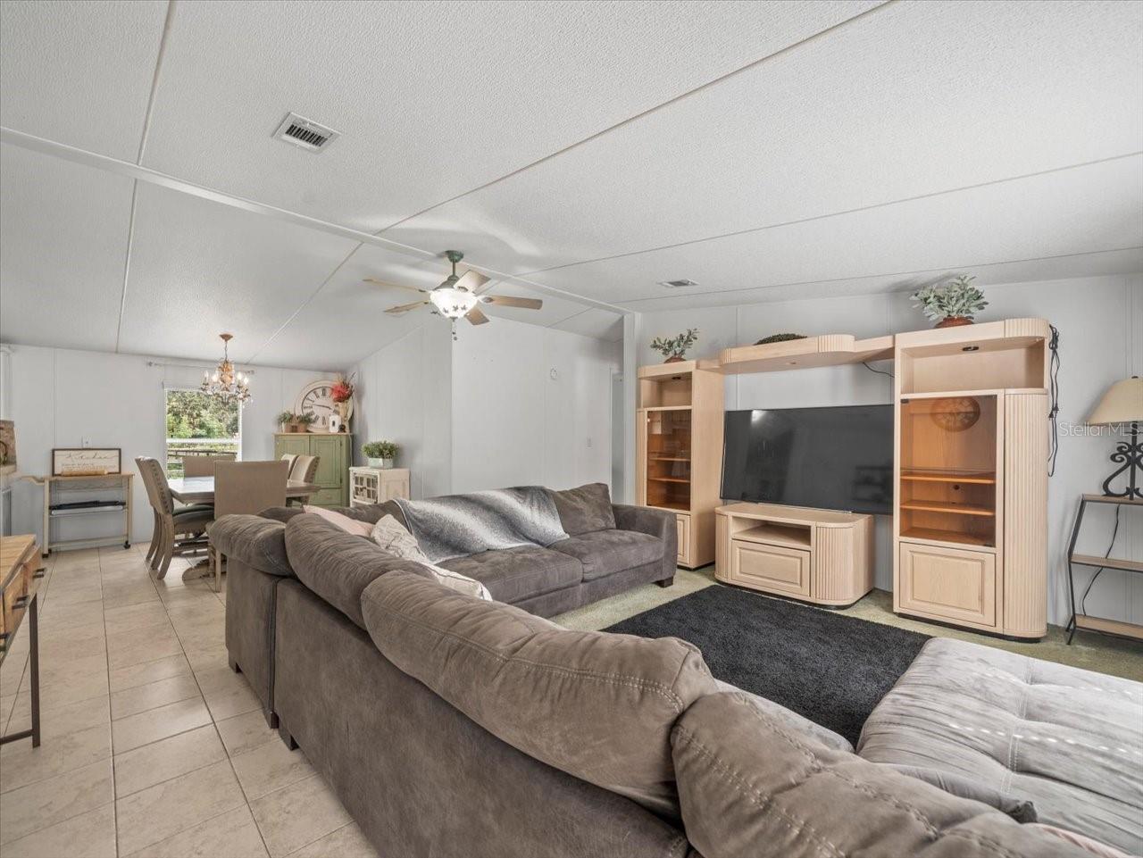 Image 4 of 44 For 18810 Kuka Lane