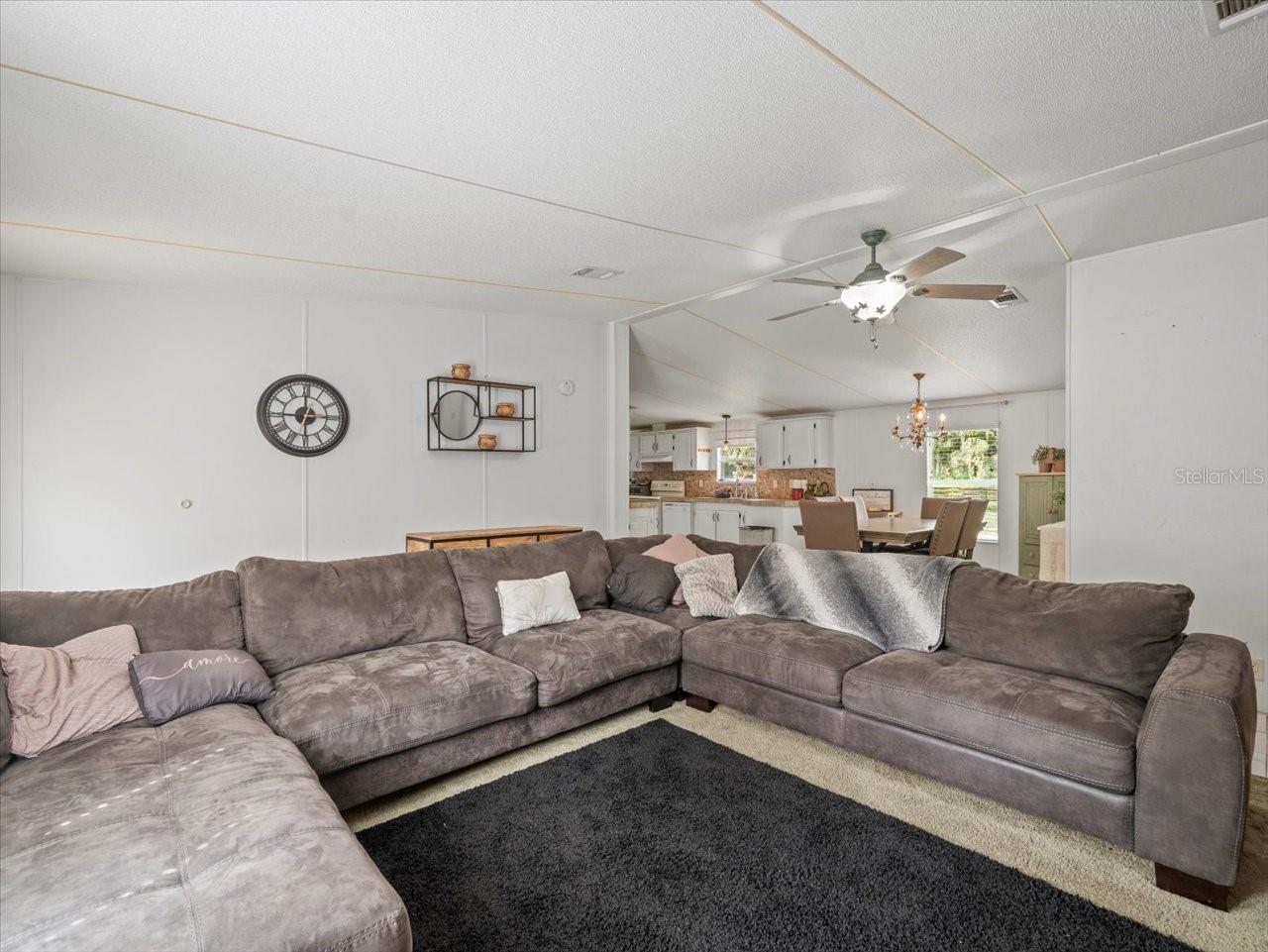 Image 5 of 44 For 18810 Kuka Lane