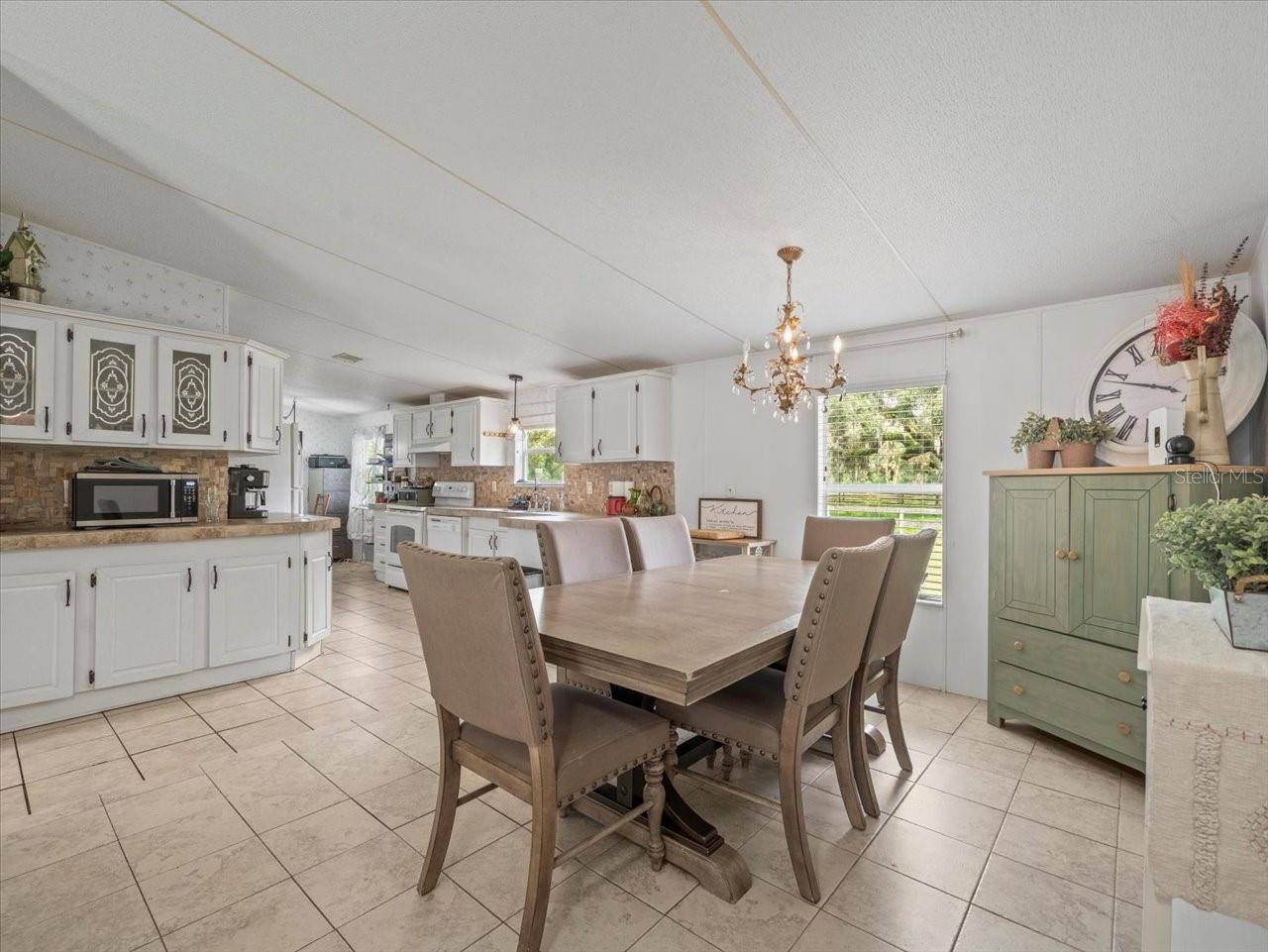 Image 6 of 44 For 18810 Kuka Lane