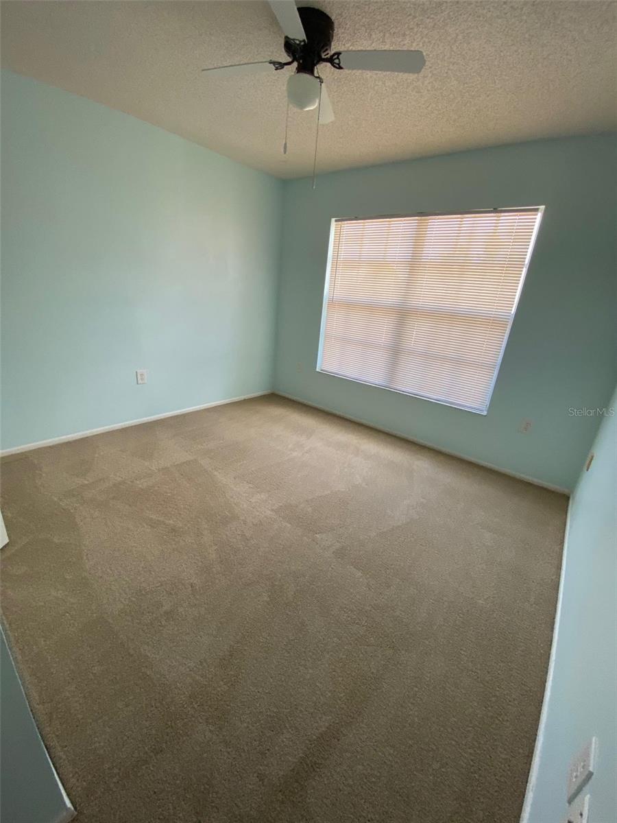 Listing photo id 9 for 2928 Stillwell Court