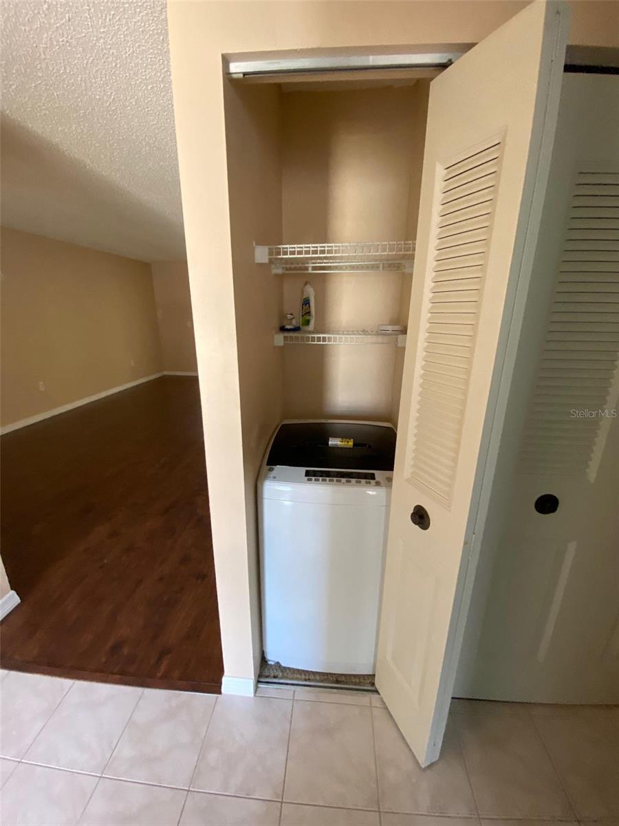 Listing photo id 5 for 2928 Stillwell Court