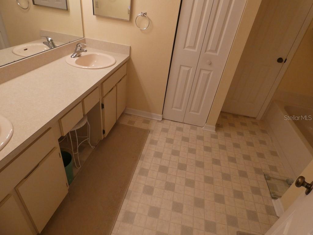 Image 22 of 29 For 12405 Eagleswood Drive D