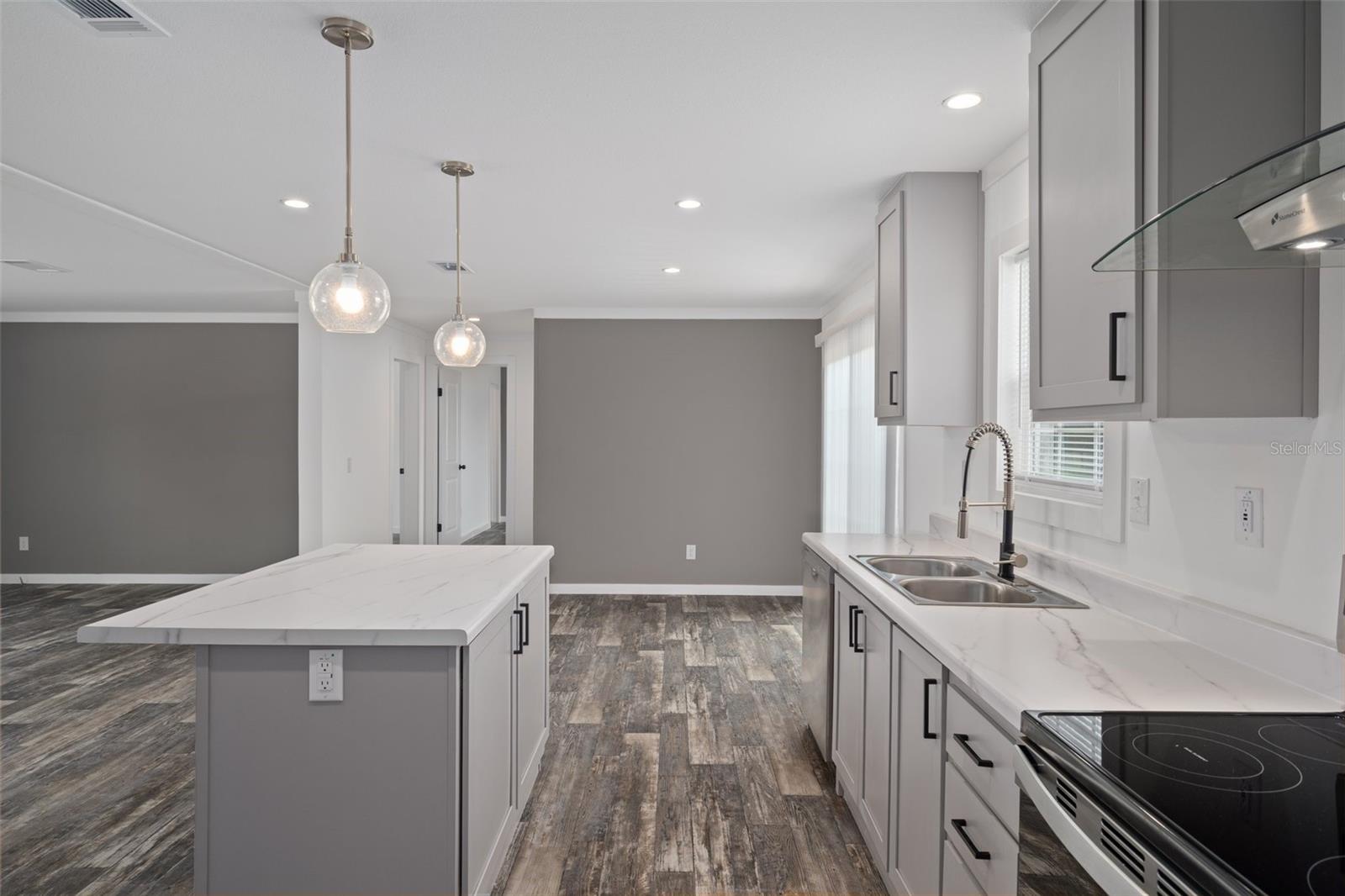 Image 15 of 41 For 16092 Naples Street