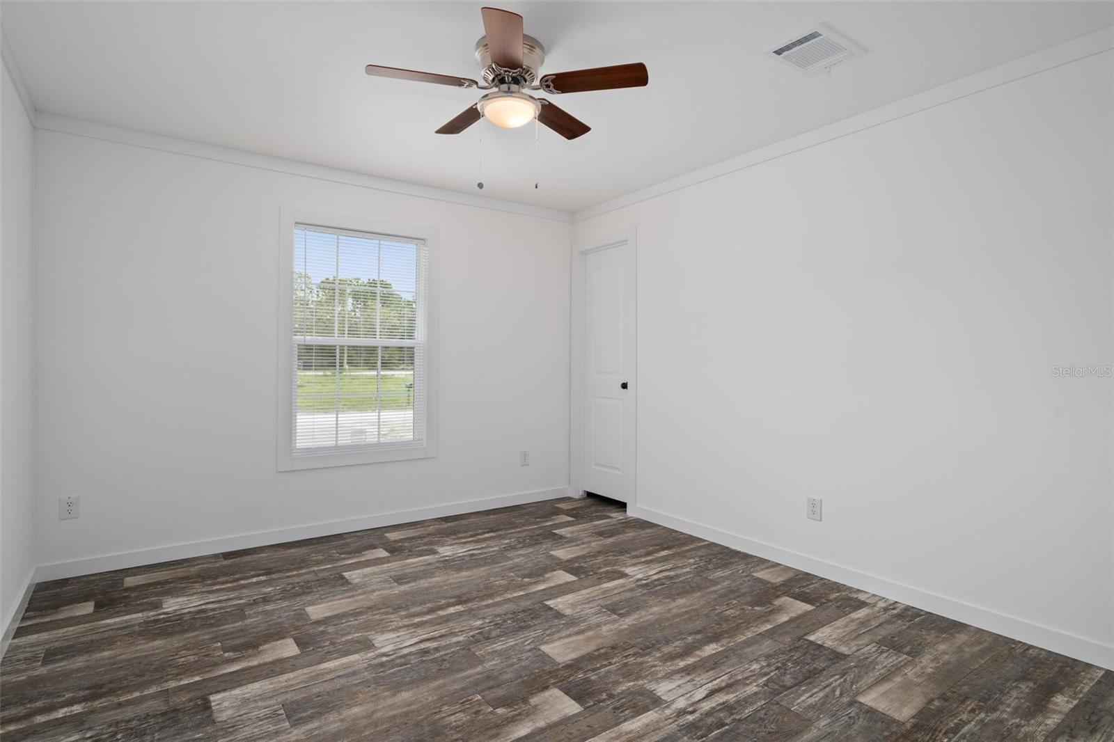 Image 25 of 41 For 16092 Naples Street