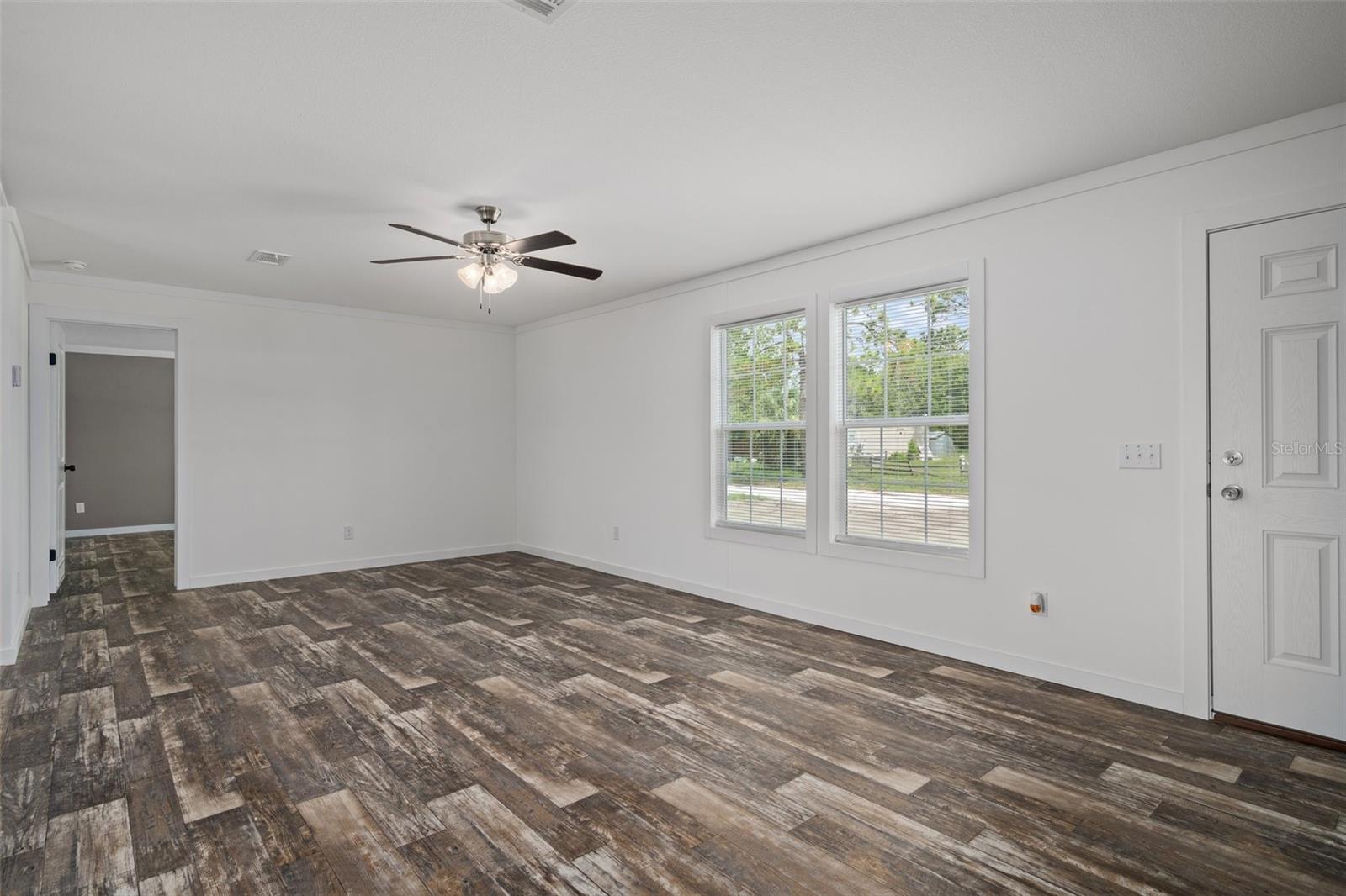 Image 5 of 41 For 16092 Naples Street