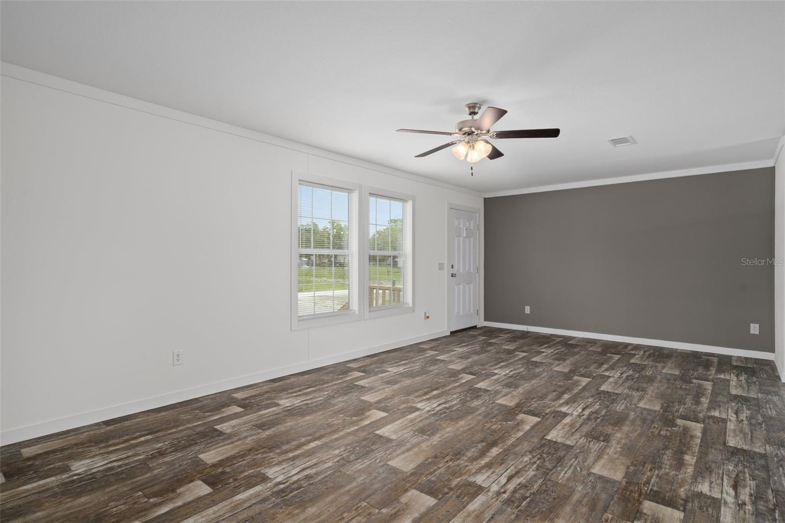 Image 6 of 41 For 16092 Naples Street