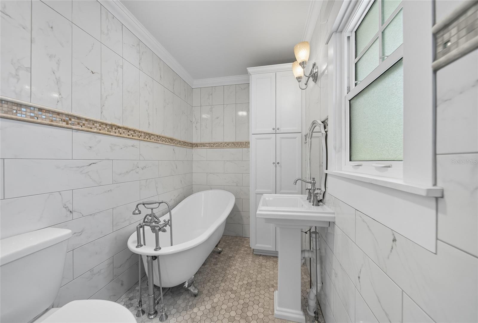 Image 22 of 44 For 601 5th Street W